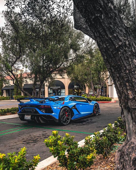 Lamborghini Aventador
