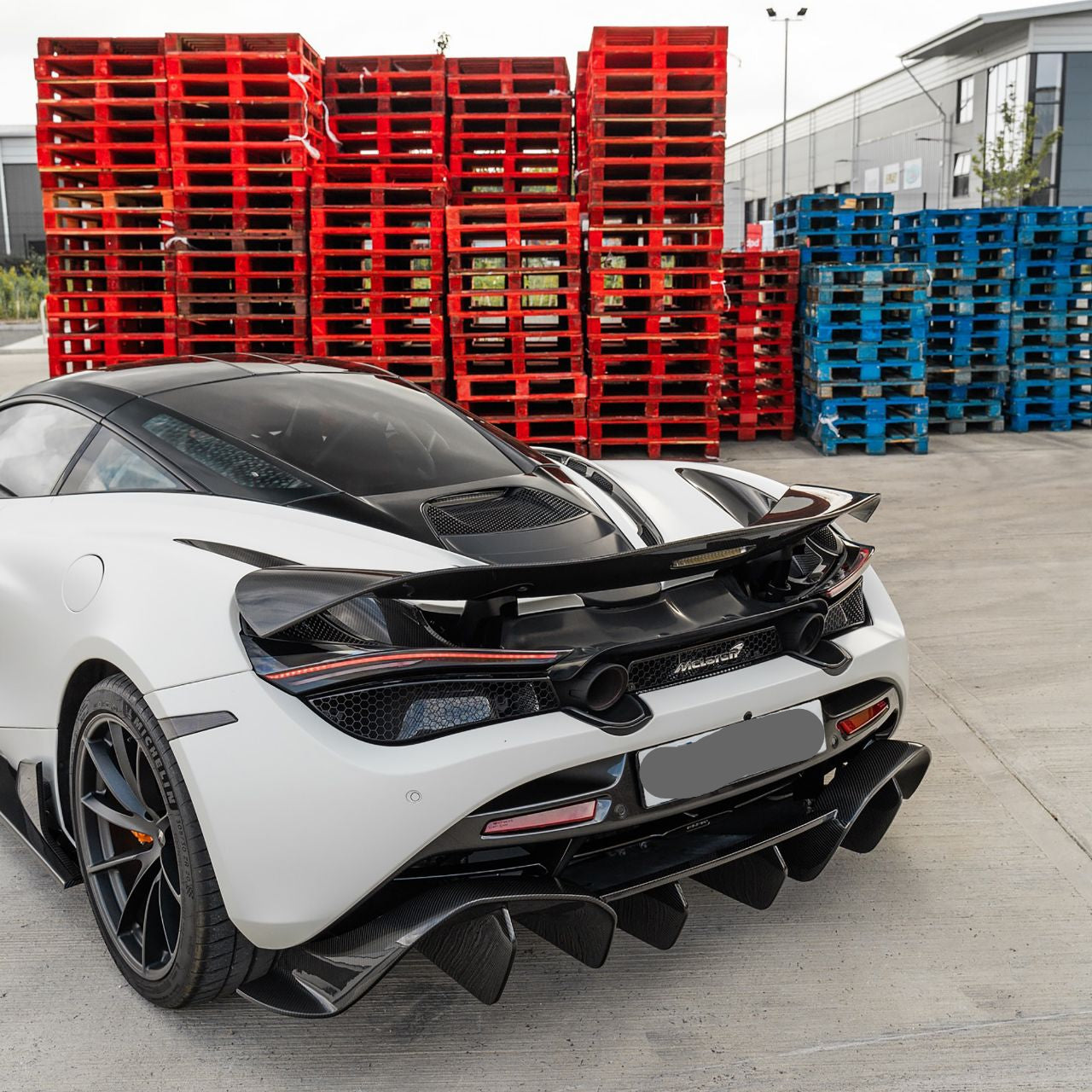 Pre-Preg Dry Carbon Fiber Rear Diffuser - Mclaren 720S