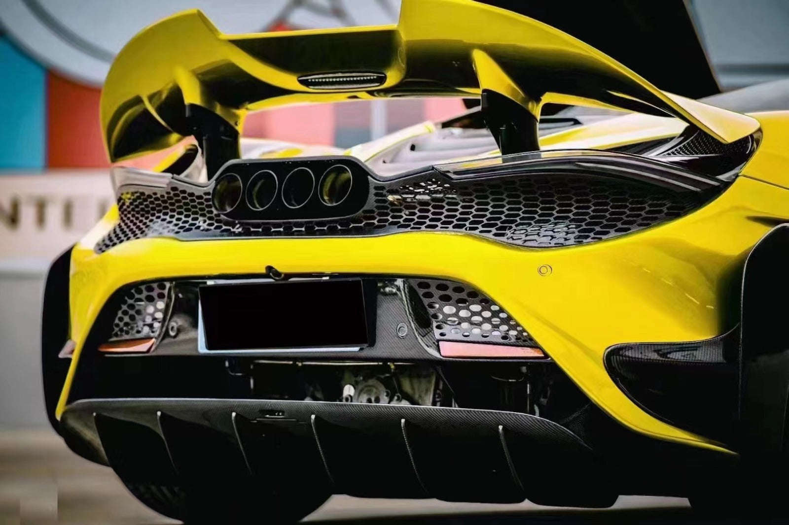 https://www.thecarbonindustries.com › products › 765lt-conversion-full-body-kit-mclaren-720s