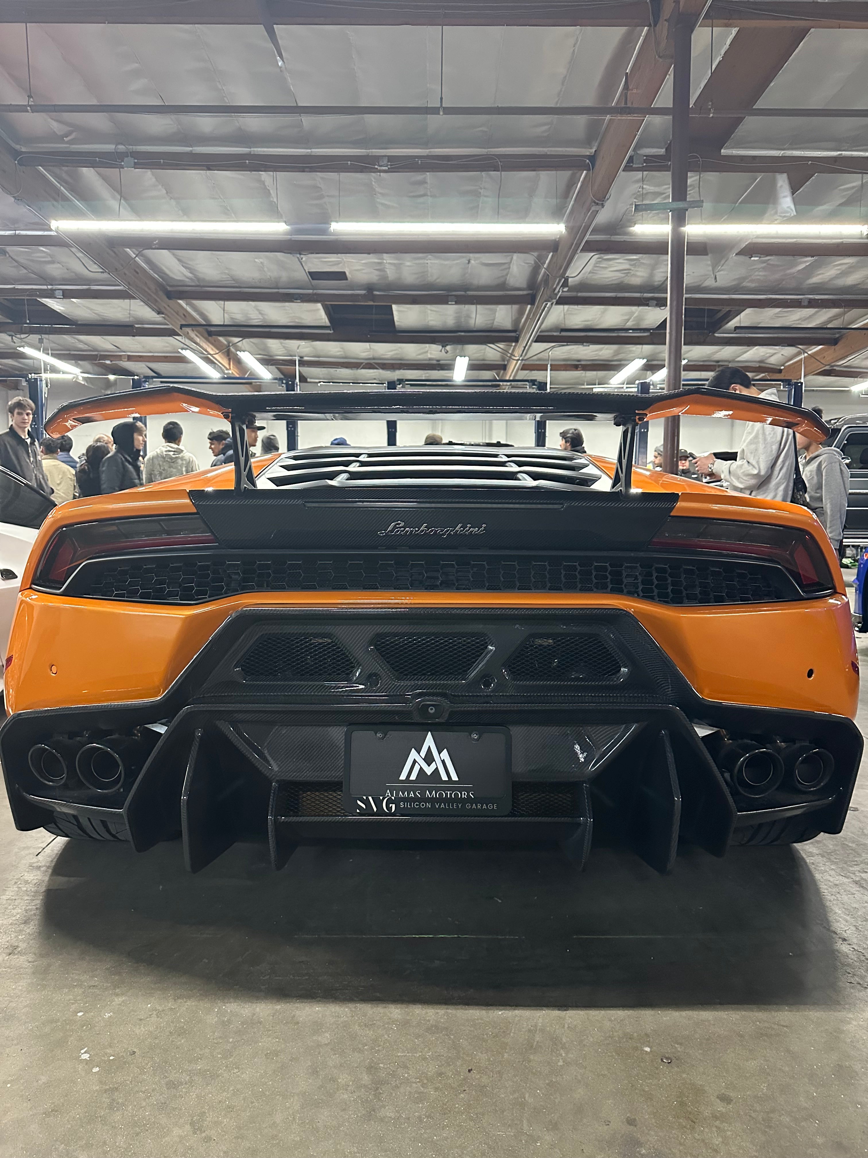 V-Style Dry Carbon Fiber Rear Diffuser - Lamborghini Huracan