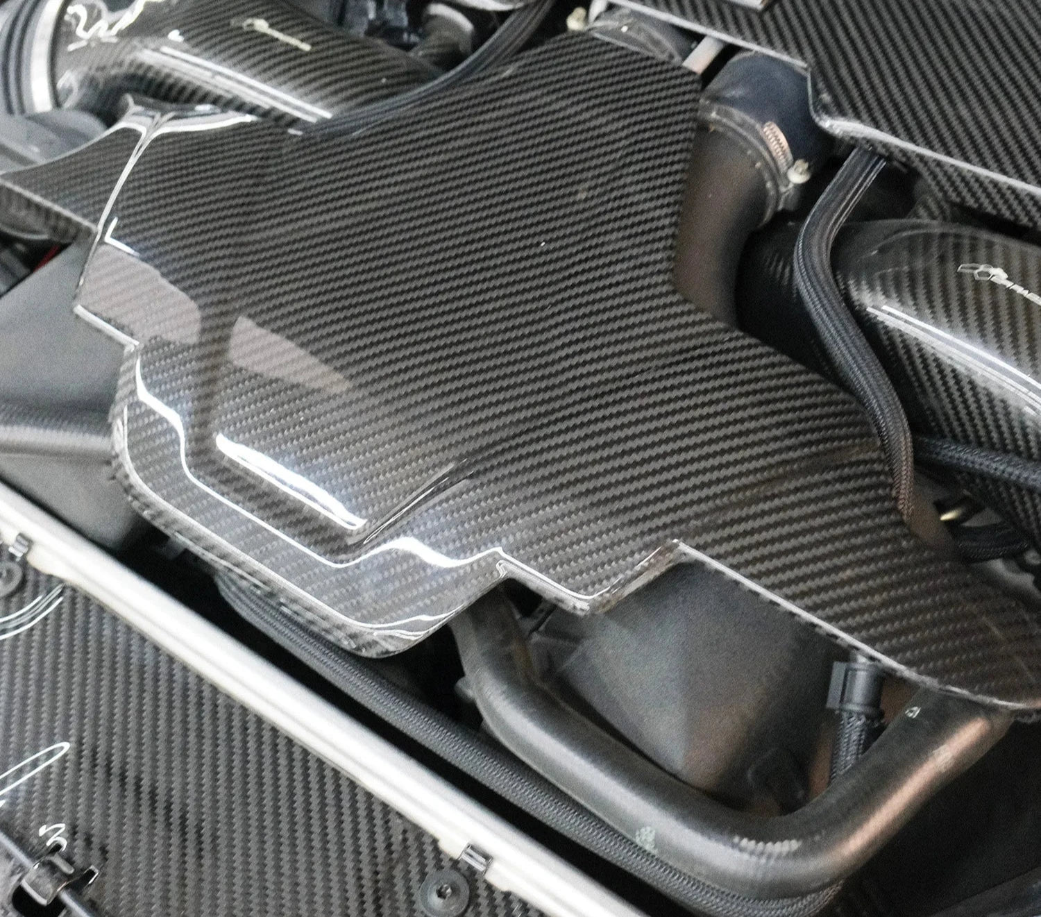 Carbon Fiber Charge Pipe Cover - BMW F90