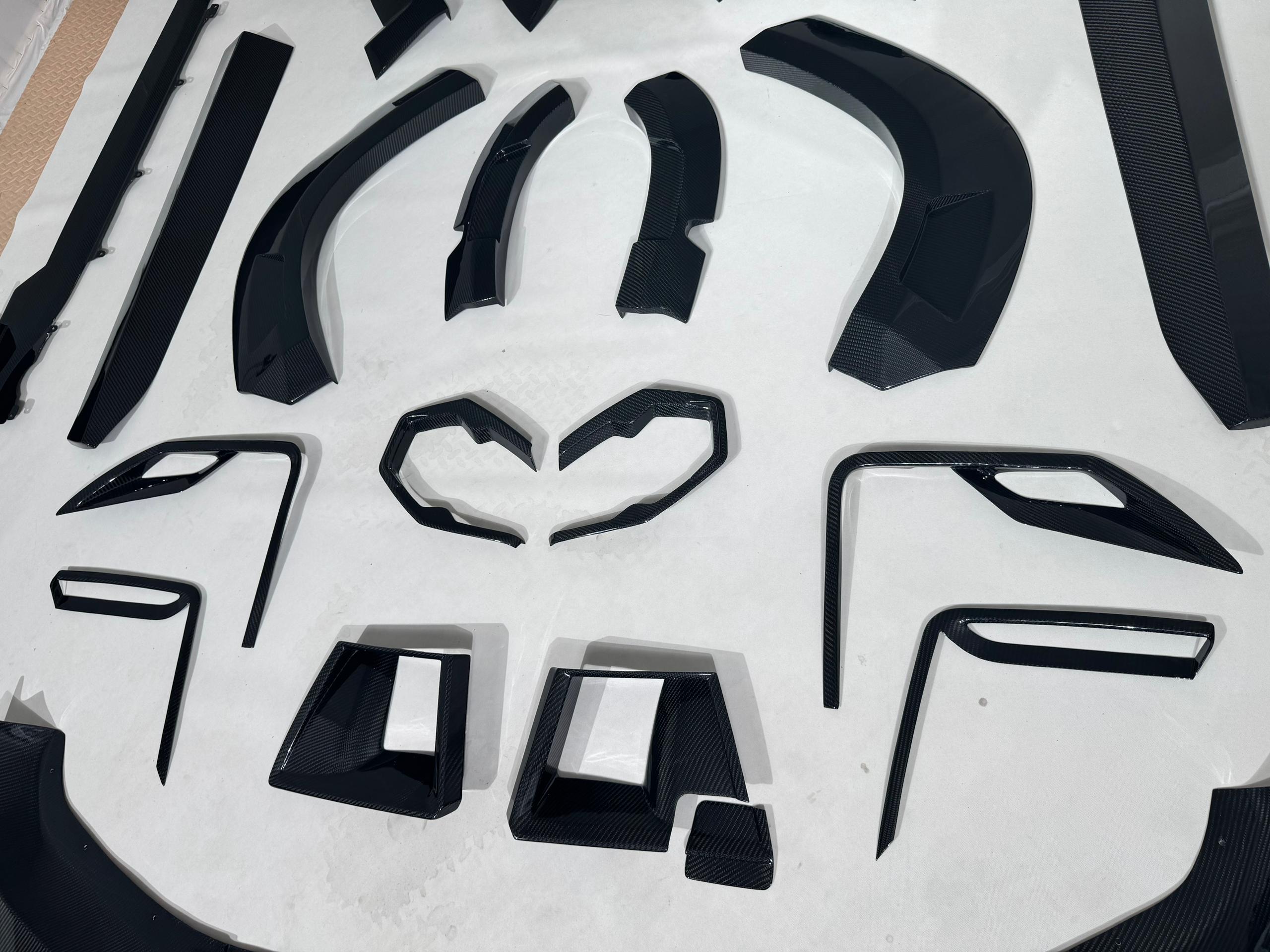 Dry Carbon Fiber RNG Style WideBody Kit - BMW XM G09