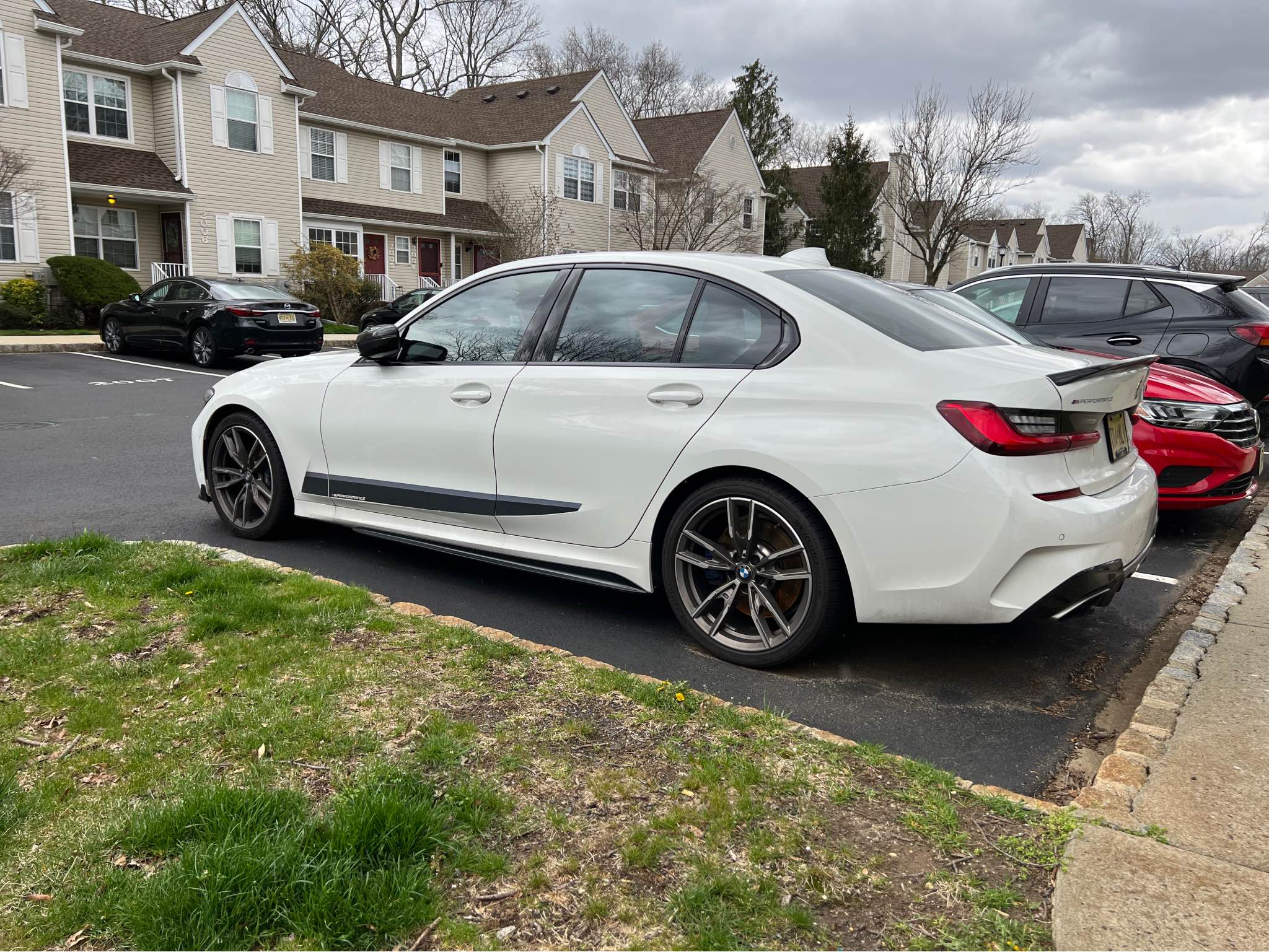 https://www.thecarbonindustries.com › products › abs-gloss-black-bodykit-bmw-g20-pre-lci