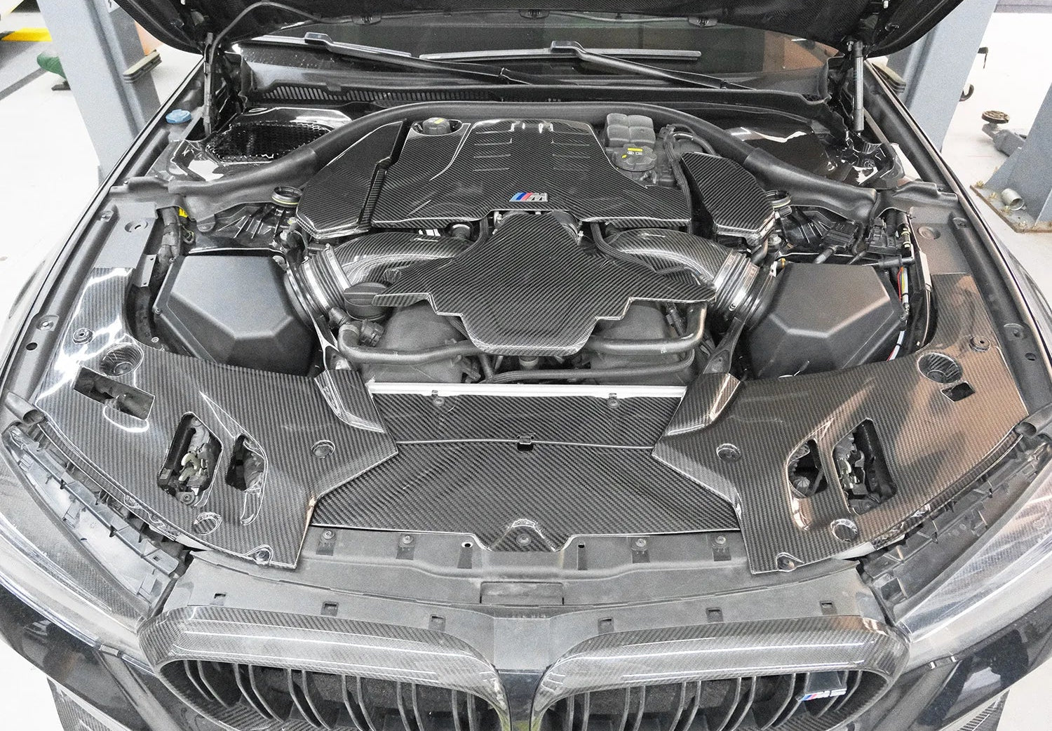 Carbon Fiber Complete Engine Bay Kit BMW F90 G30 M5 M8 F90 F91 carbon-fiber-complete-engine-bay-kit-bmw-f90-g30-m5-m8-f90-f91