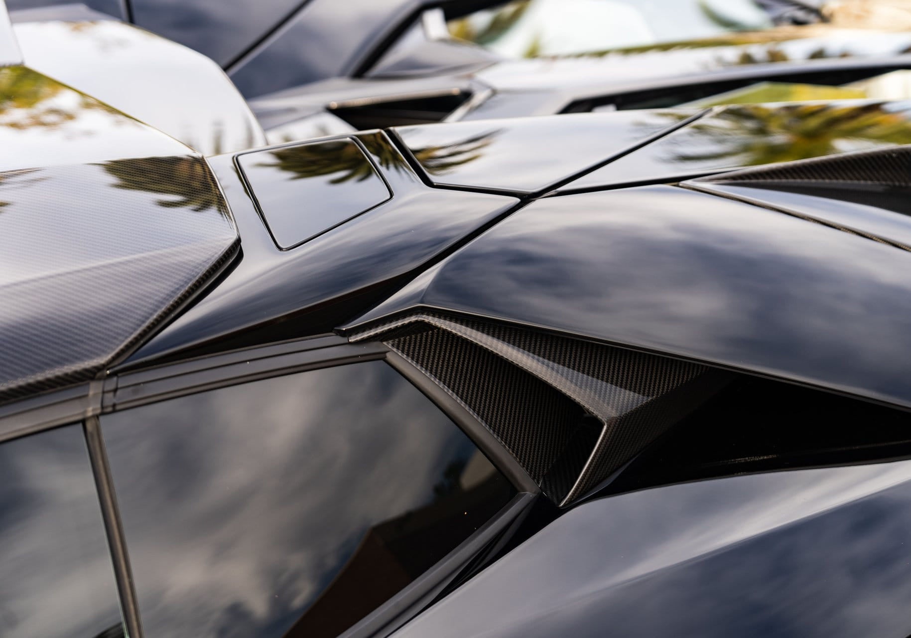 Carbon Fiber Side Air Vent Scoop - Lamborghini Aventador, image size:1829x1280