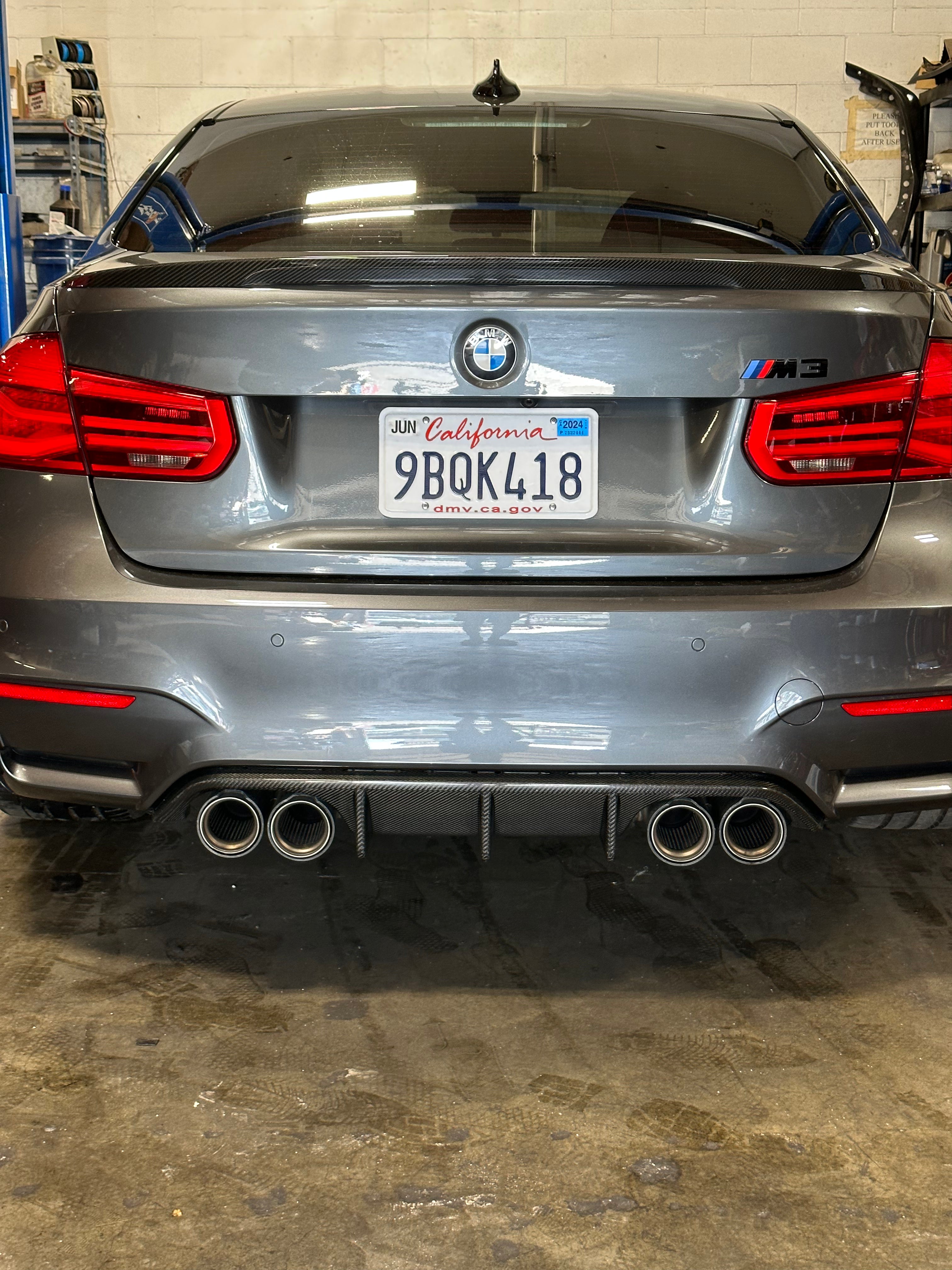 V Style Carbon Fiber Rear Diffuser - BMW F80 M3 & F82 / F83 M4