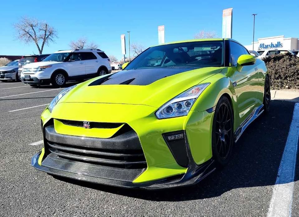 TS Style Carbon Fiber Front Bumper w/ lip - Nissan GTR R35