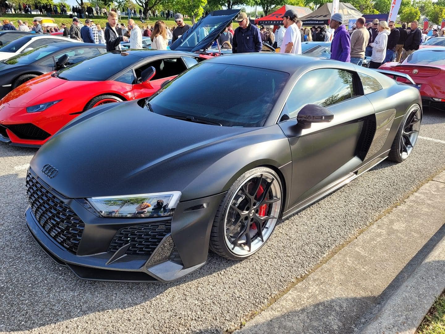 C Style Prepreg Carbon Fiber Front Splitter lip - Audi R8