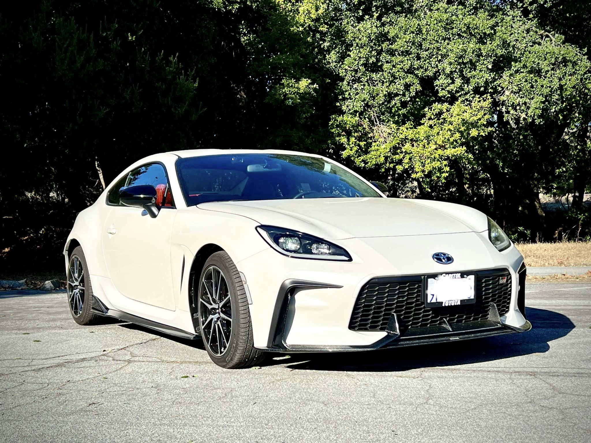 AD-Style Carbon Fiber Side Skirts - Toyota GR86/Subaru