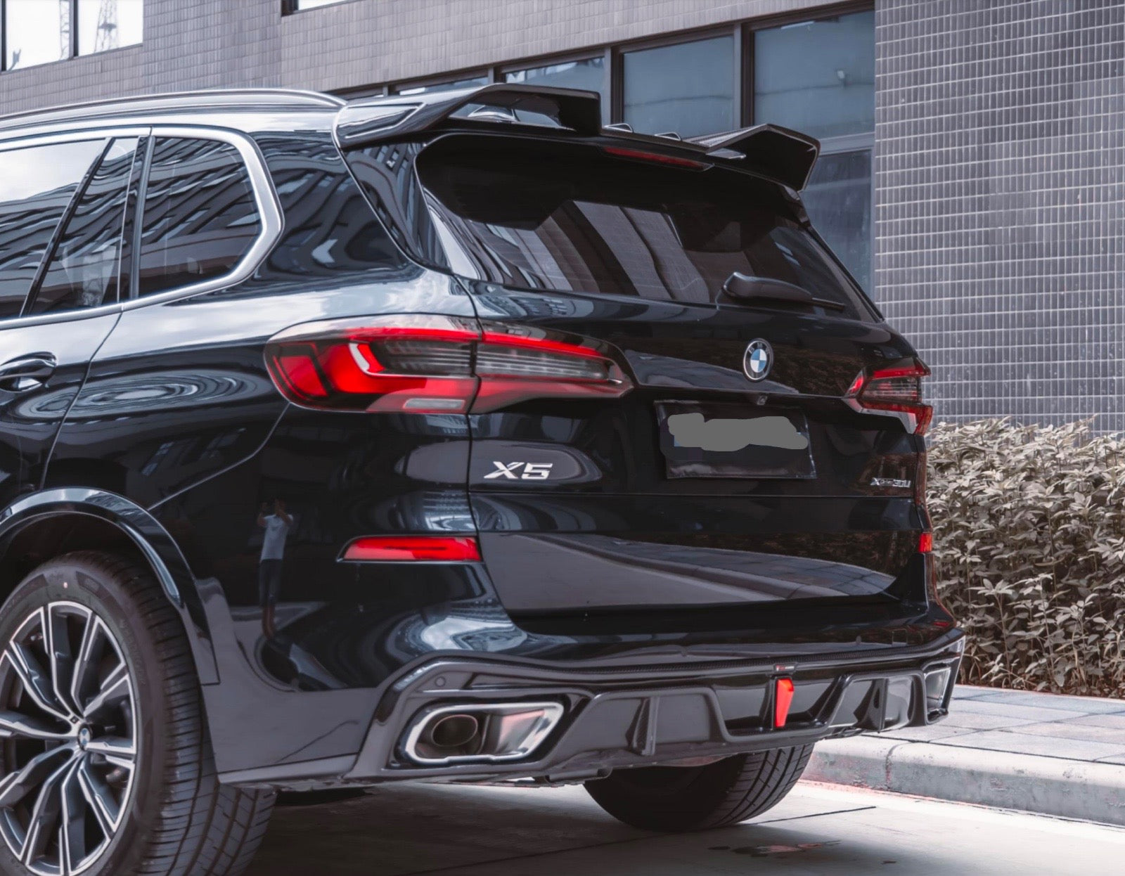 BMW X5 G05 Dry Carbon Fiber TK Top Wing / Spoiler