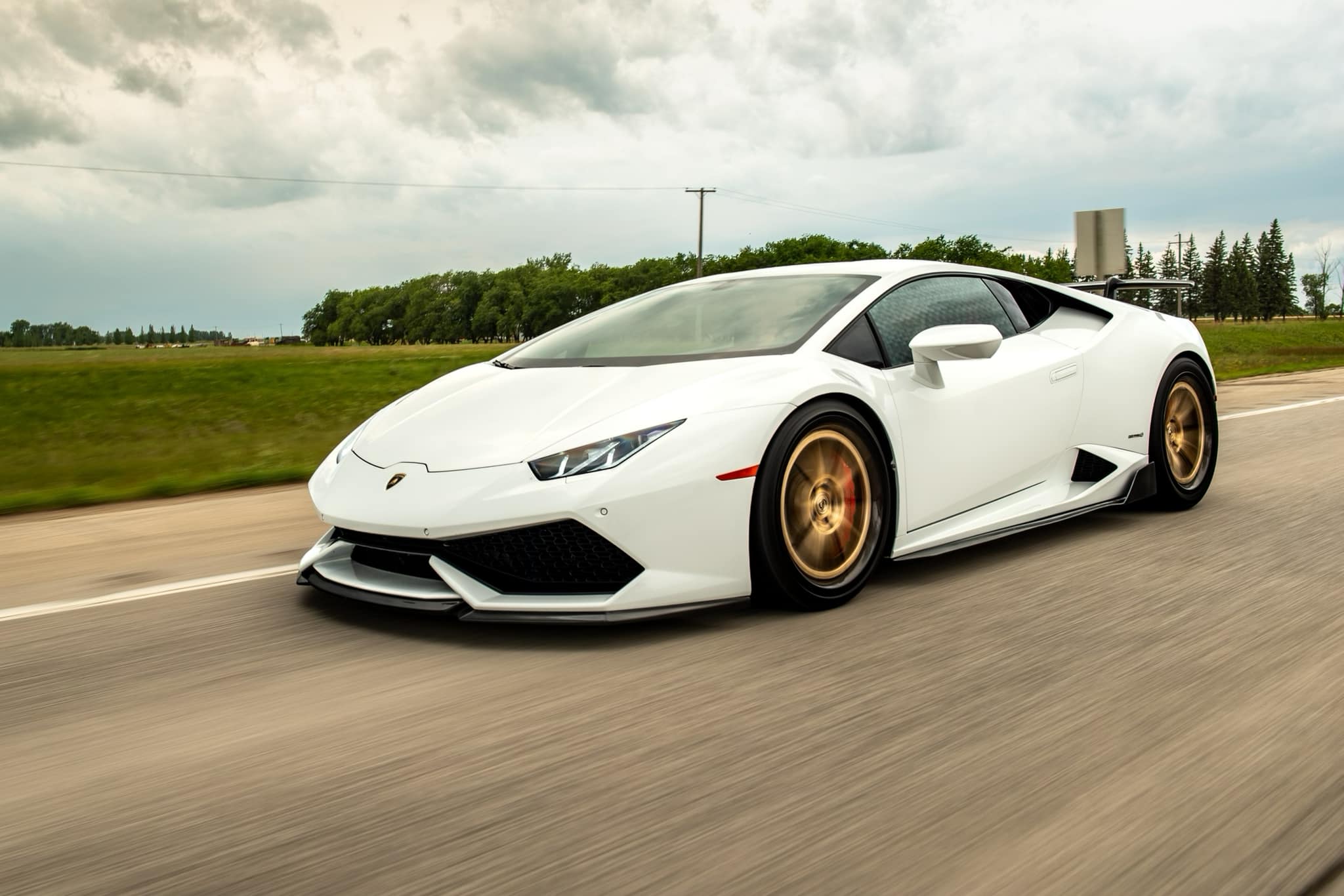 V style Carbon Fiber Side Skirts - Lamborghini Huracan / Tecnica