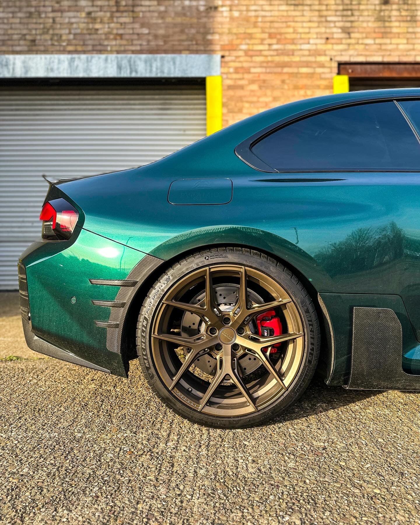  M2 グリーンボディ M PERFORMANCE Auratium Sunrise: IND's G87 M2