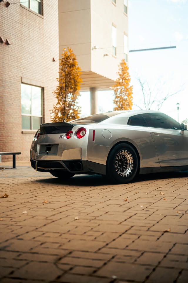Carbon Fiber Duckbill Trunk - Nissan GTR R35