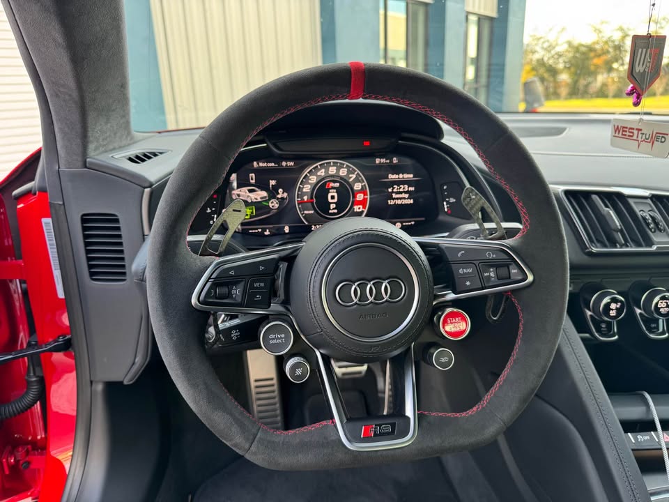 Full Custom Steering Wheel - Audi R8 / TTRS