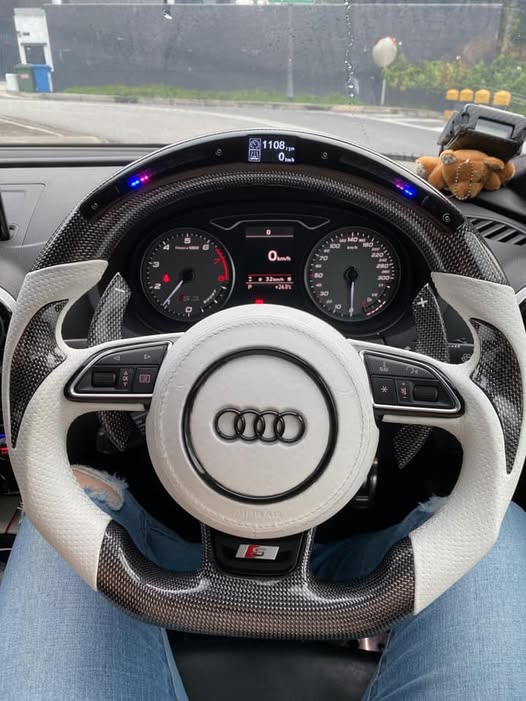 Full Custom Carbon Fiber Steering Wheel - Audi S/RS 3,4,5 2016+