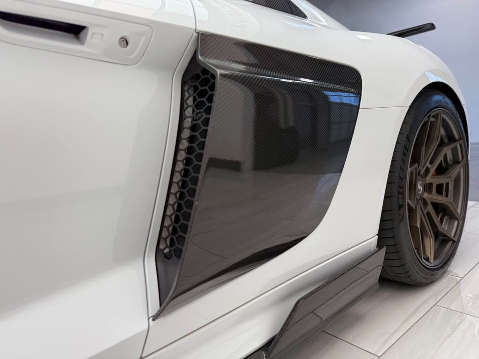 Carbon Fiber GT4 LMS Style Side Vent Blades - AUDI R8 (4S Gen 2)