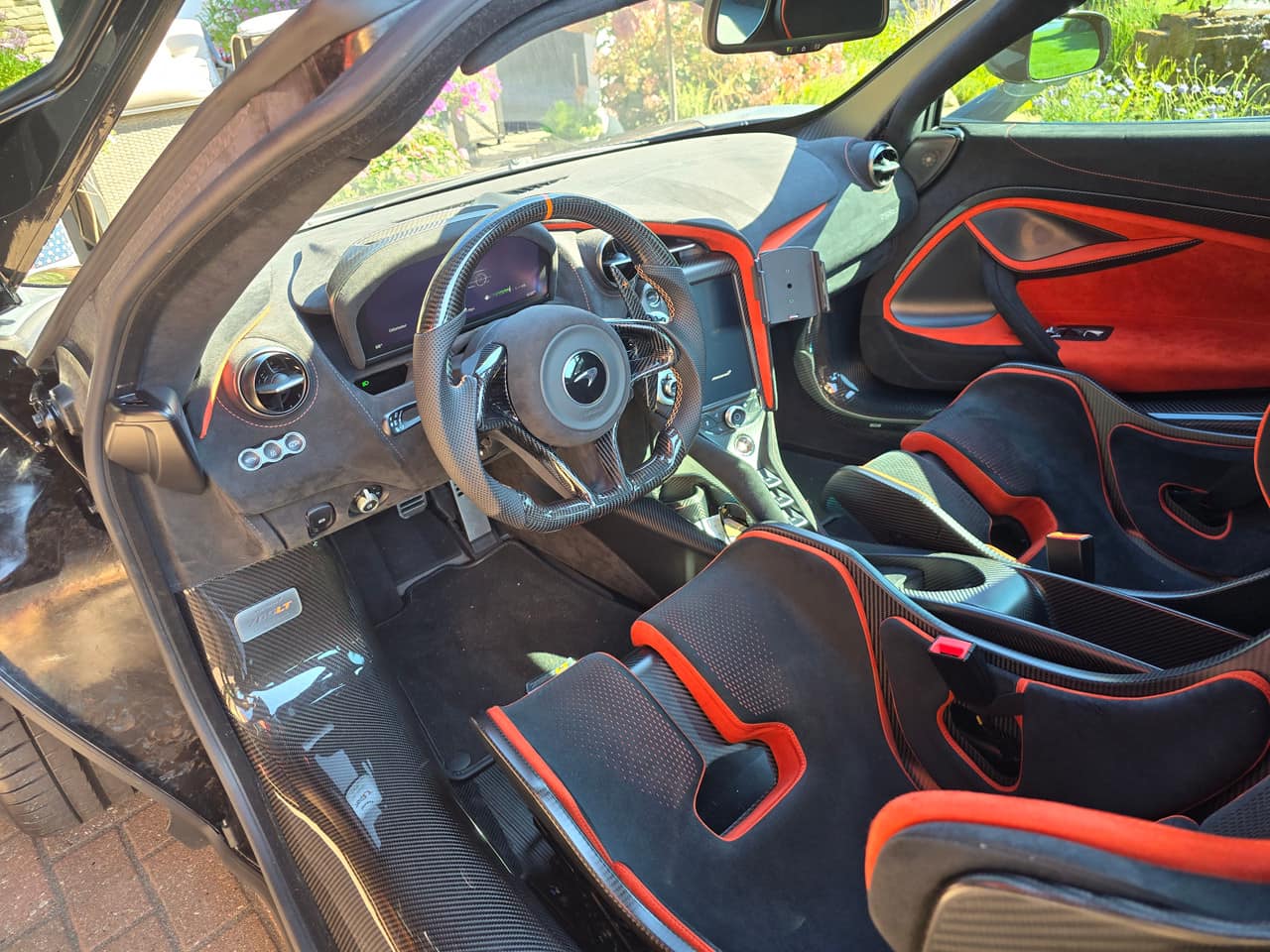Full Custom Steering Wheel - McLaren 720S/765LT/GT