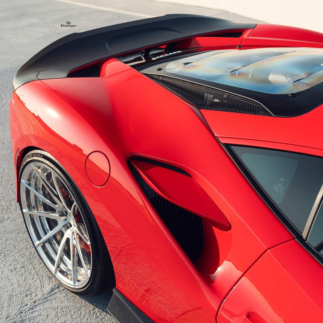 Carbon Fiber R Rear Spoiler - Ferrari F8