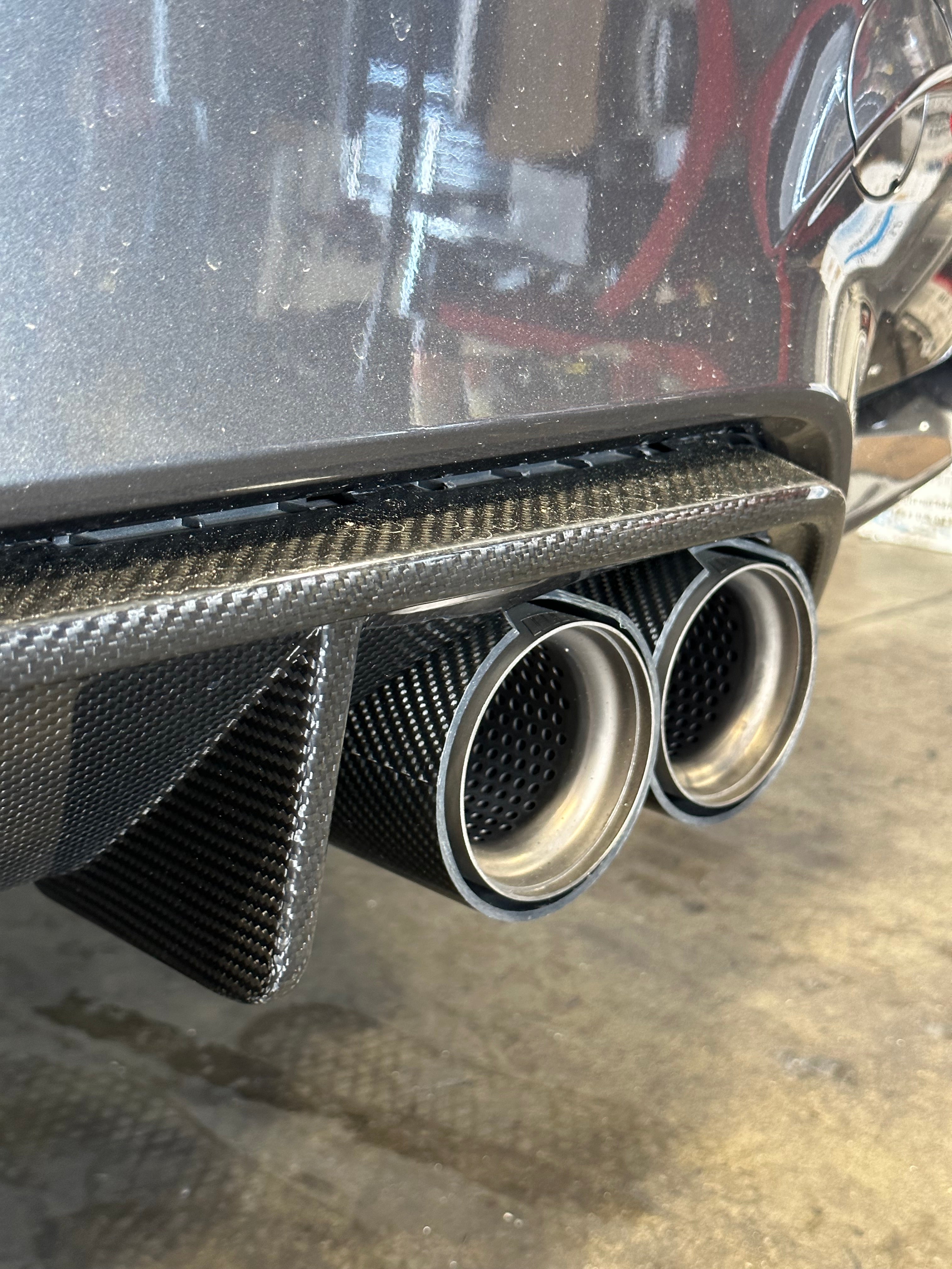 V Style Carbon Fiber Rear Diffuser - BMW F80 M3 & F82 / F83 M4