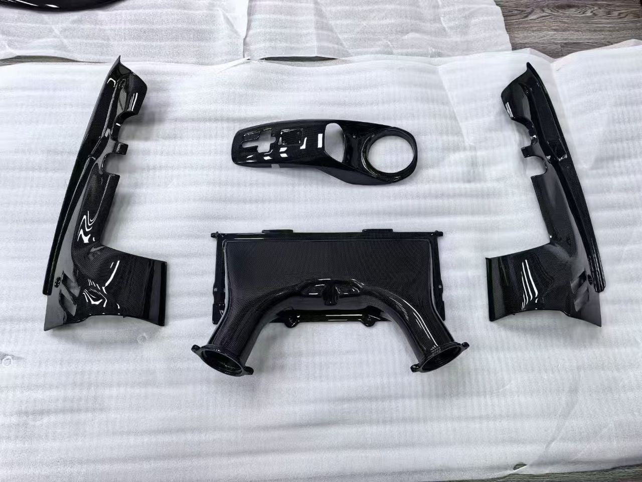 Dry Carbon Fiber Engine Bay Cover Set - Ferrari 488 GTB coupe spider