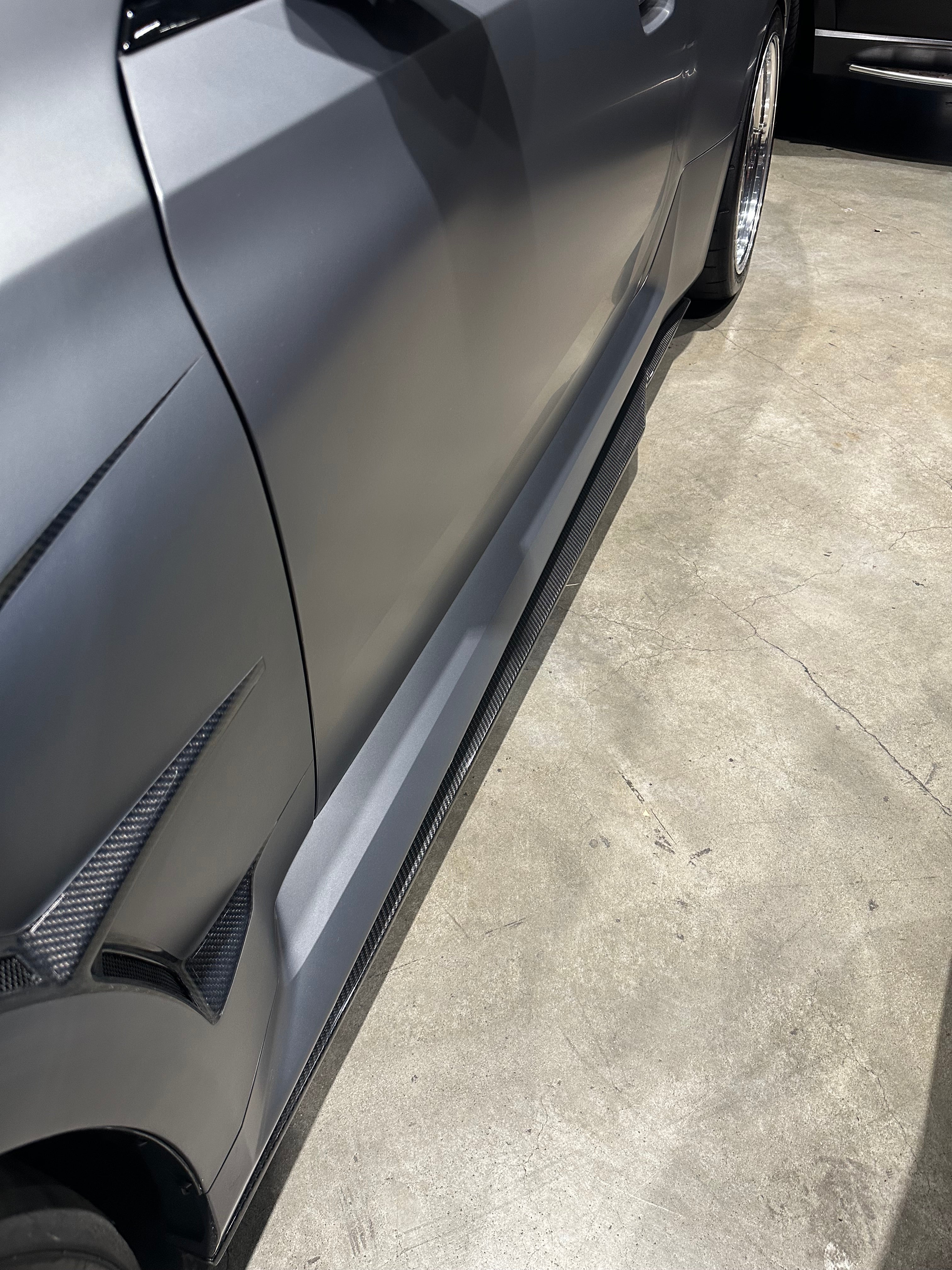 R Style Carbon Fiber Side Skirts - BMW G87 M2
