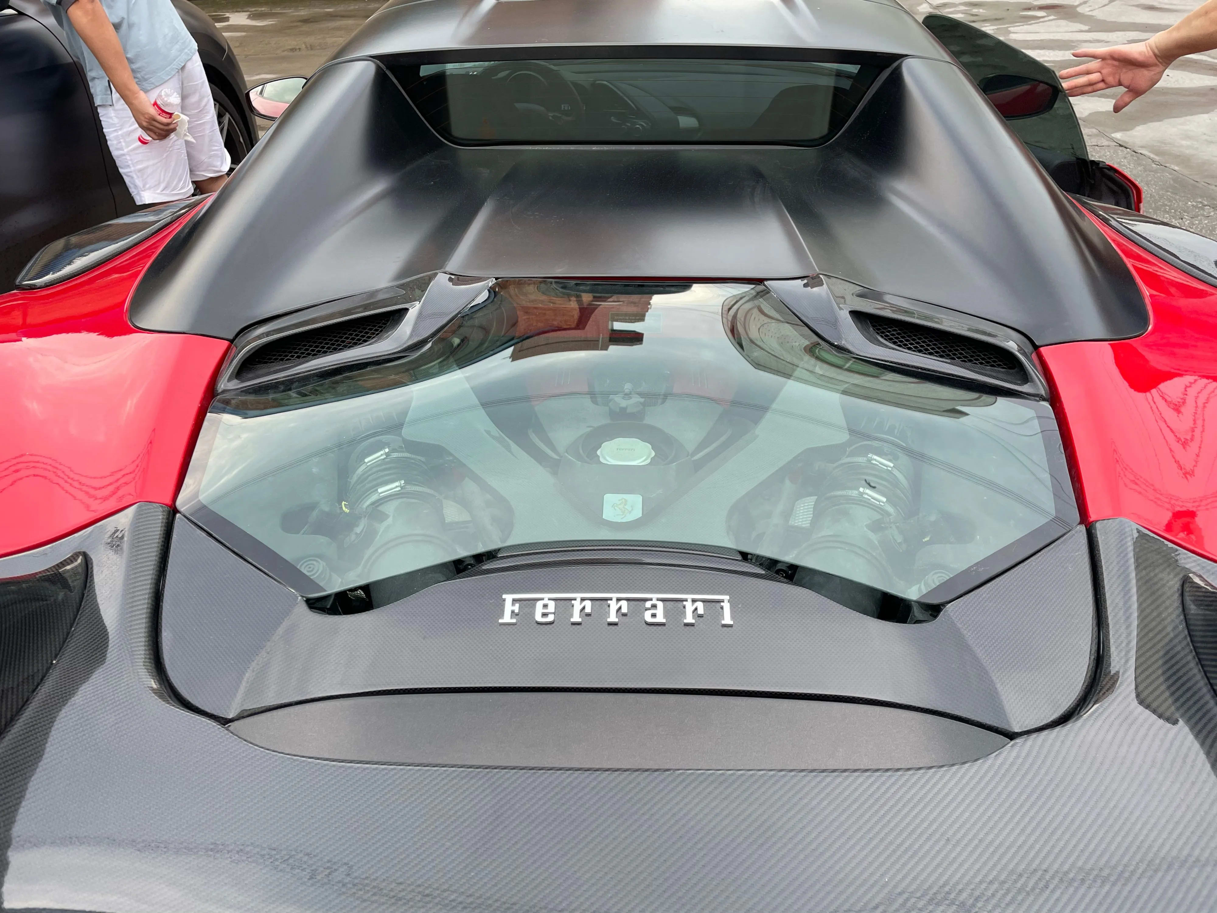Carbon Fiber Rear Engine Bonnet cover w/ Transparent Window - Ferrari 488 Spyder