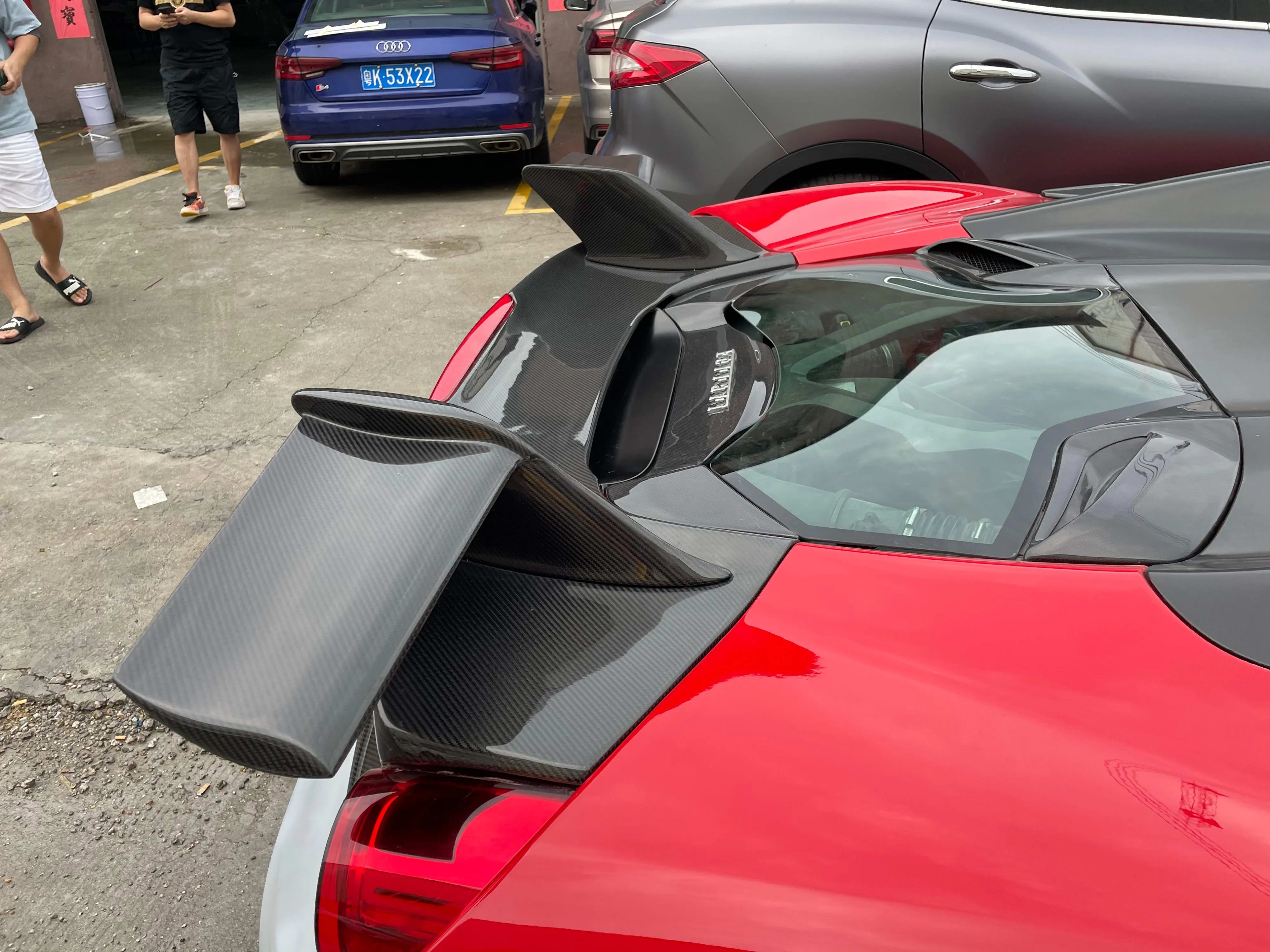 Carbon Fiber Rear Engine Bonnet cover w/ Transparent Window - Ferrari 488 Spyder
