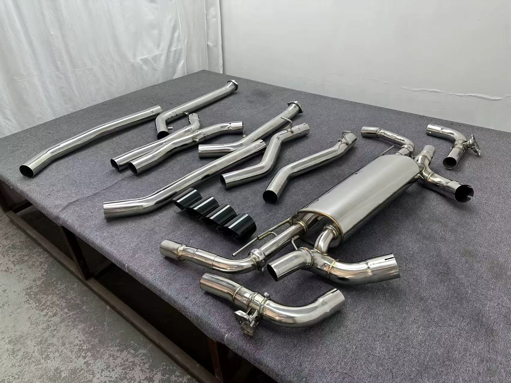 Performance Valved axle catback Exhaust System - BMW XM G09 50E 3.0T / 4.4T