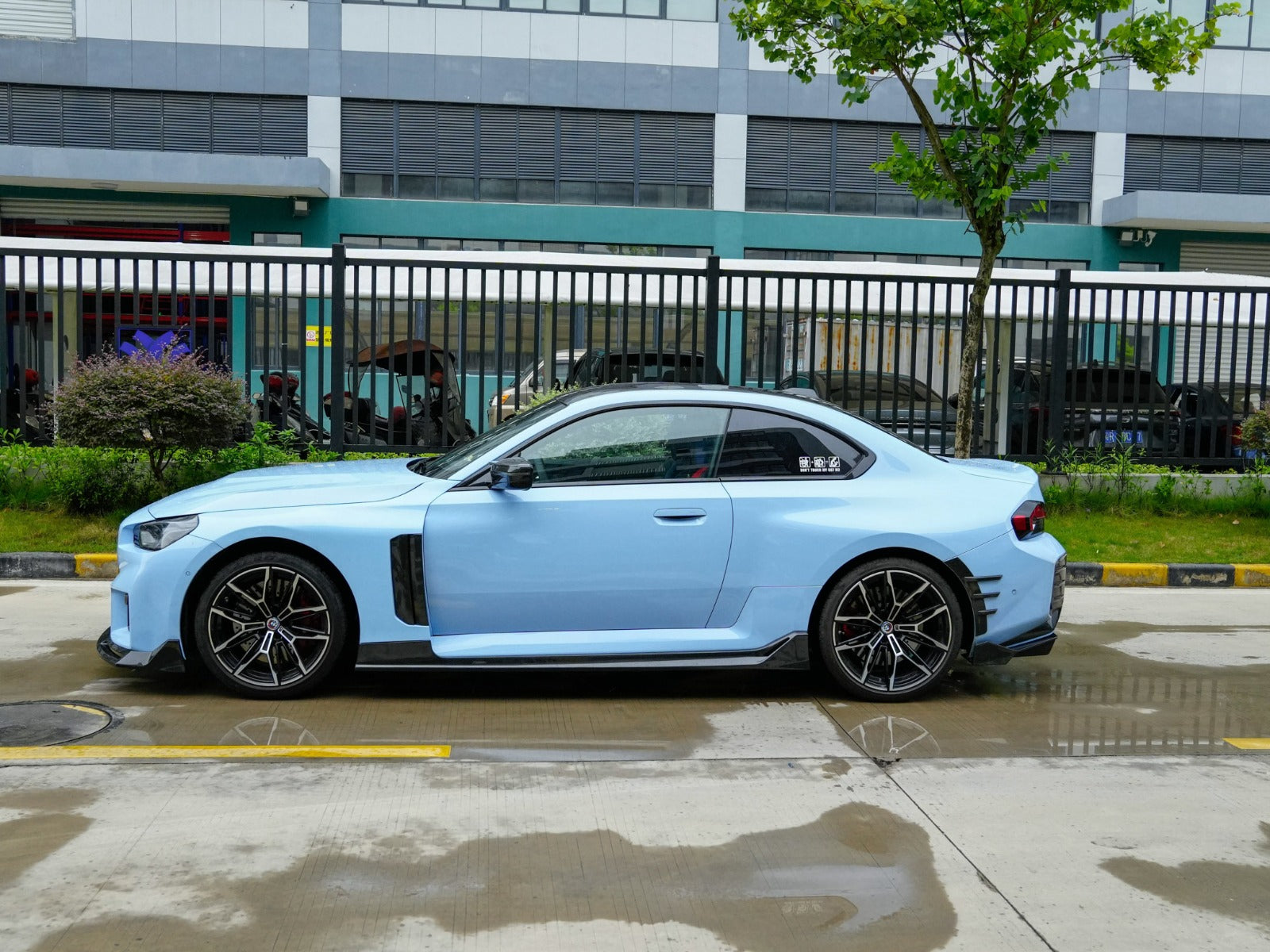 Prepreg Carbon Fiber V Style Front Fender w/ Side Skirt Set - BMW G87 M2