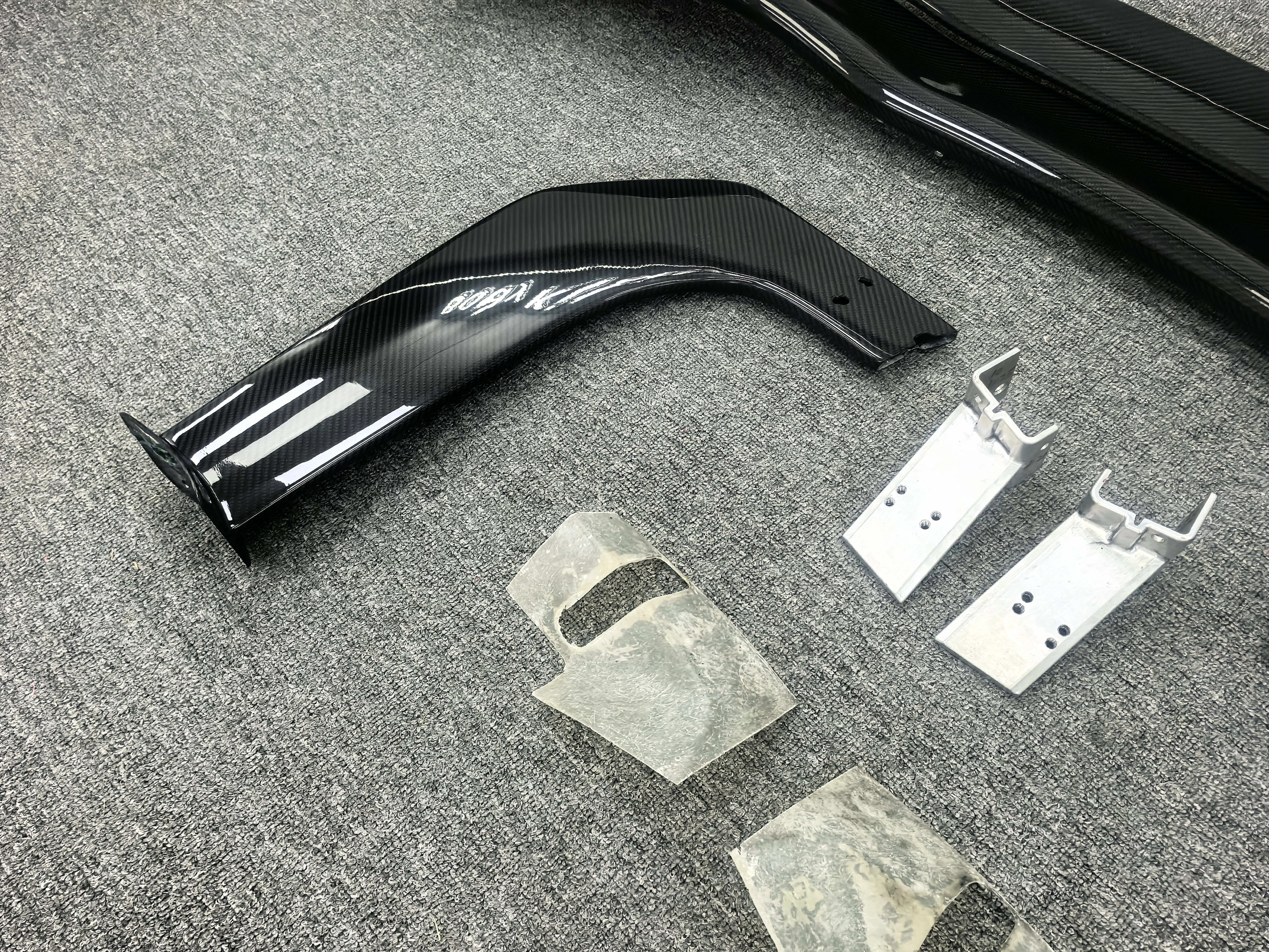 McLaren 720s/765LT Carbon Fiber Chassis Mount Wing