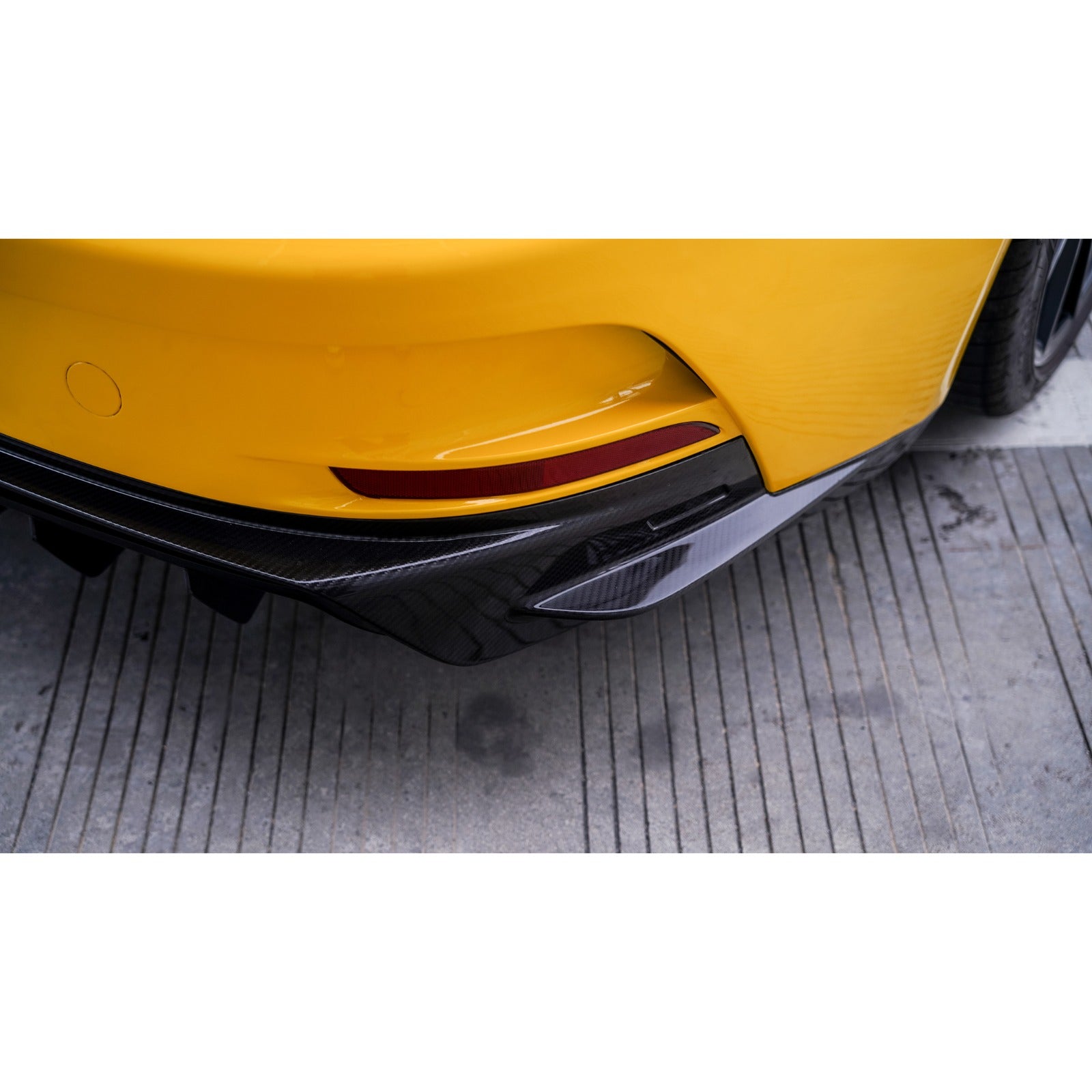 Carbon Fiber Rear Diffuser for Porsche 992 GT3