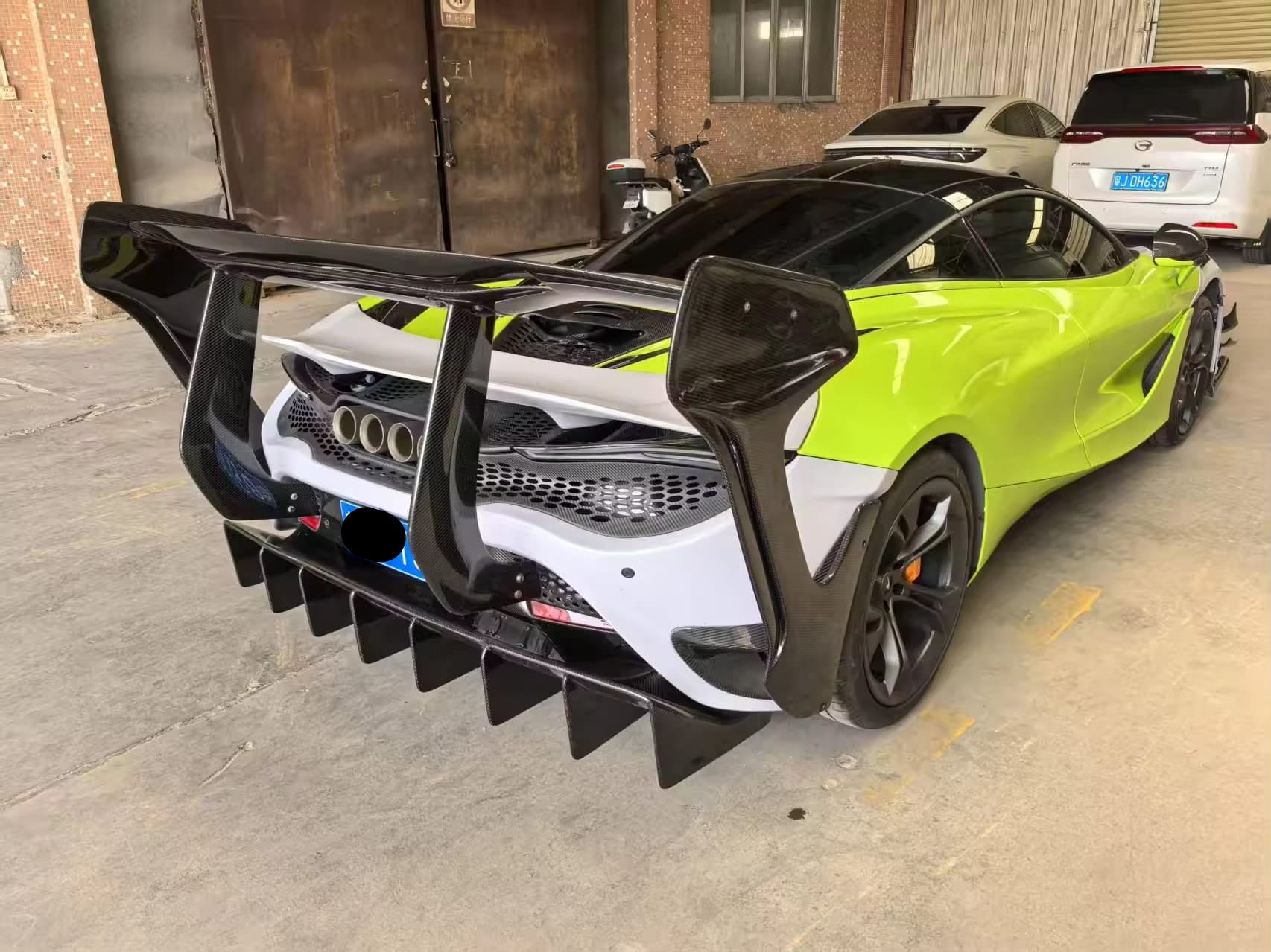 Carbon Fiber Track Rear Spoiler Wing - Mclaren 720S