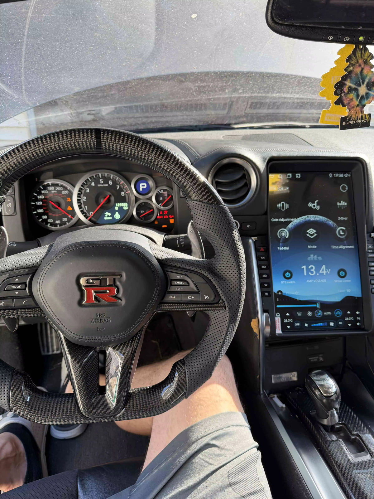 13.6'' Car Multimedia Screen Upgrade for Nissan GTR GT-R 2011-2017 Android Carplay GPS Navi 4G 360