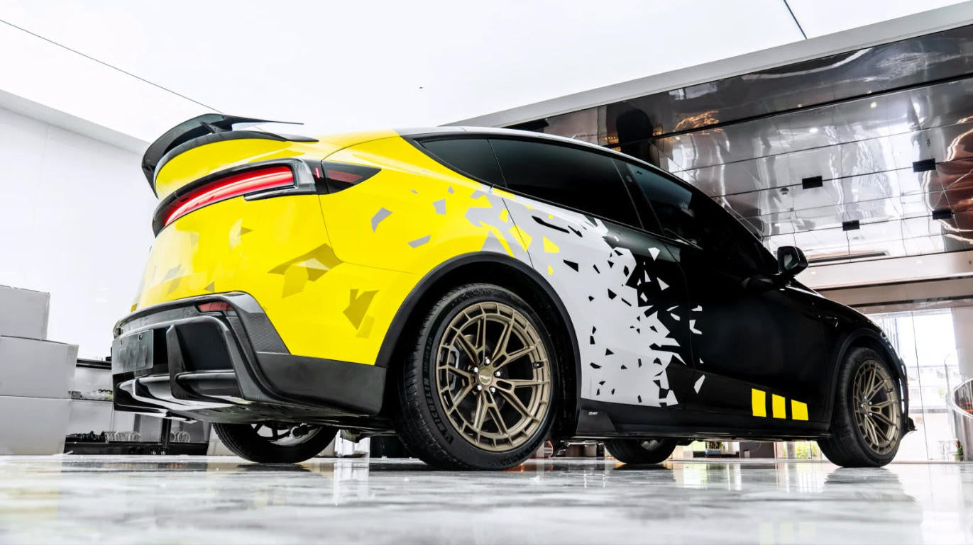 Dry Carbon Fiber Rear CM Style Wing Spoiler - Tesla Model Y Juniper 2025+