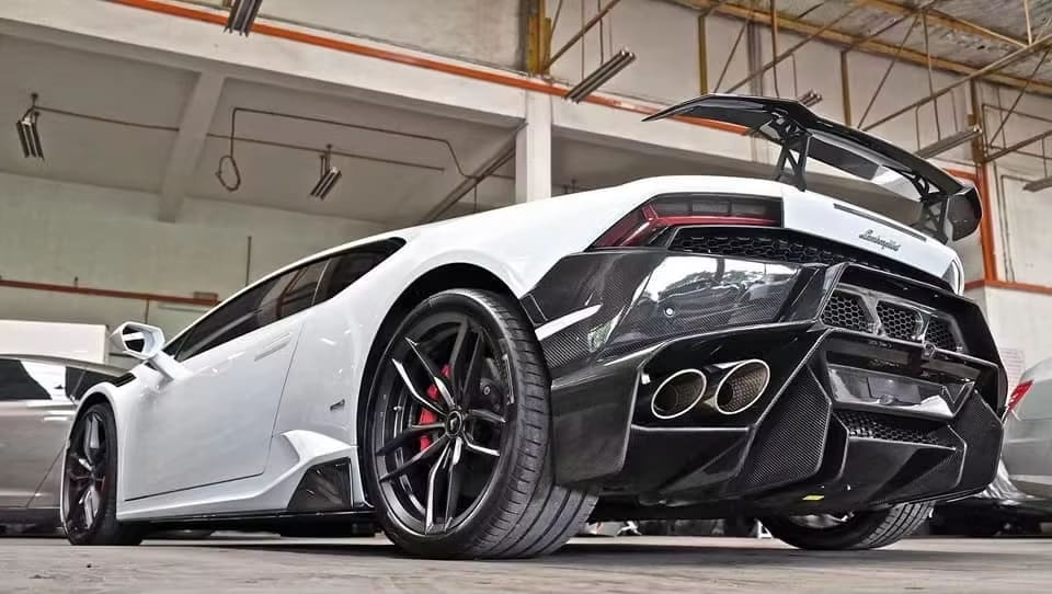 GT Carbon Fiber GT Rear Wing - Lamborghini Huracan