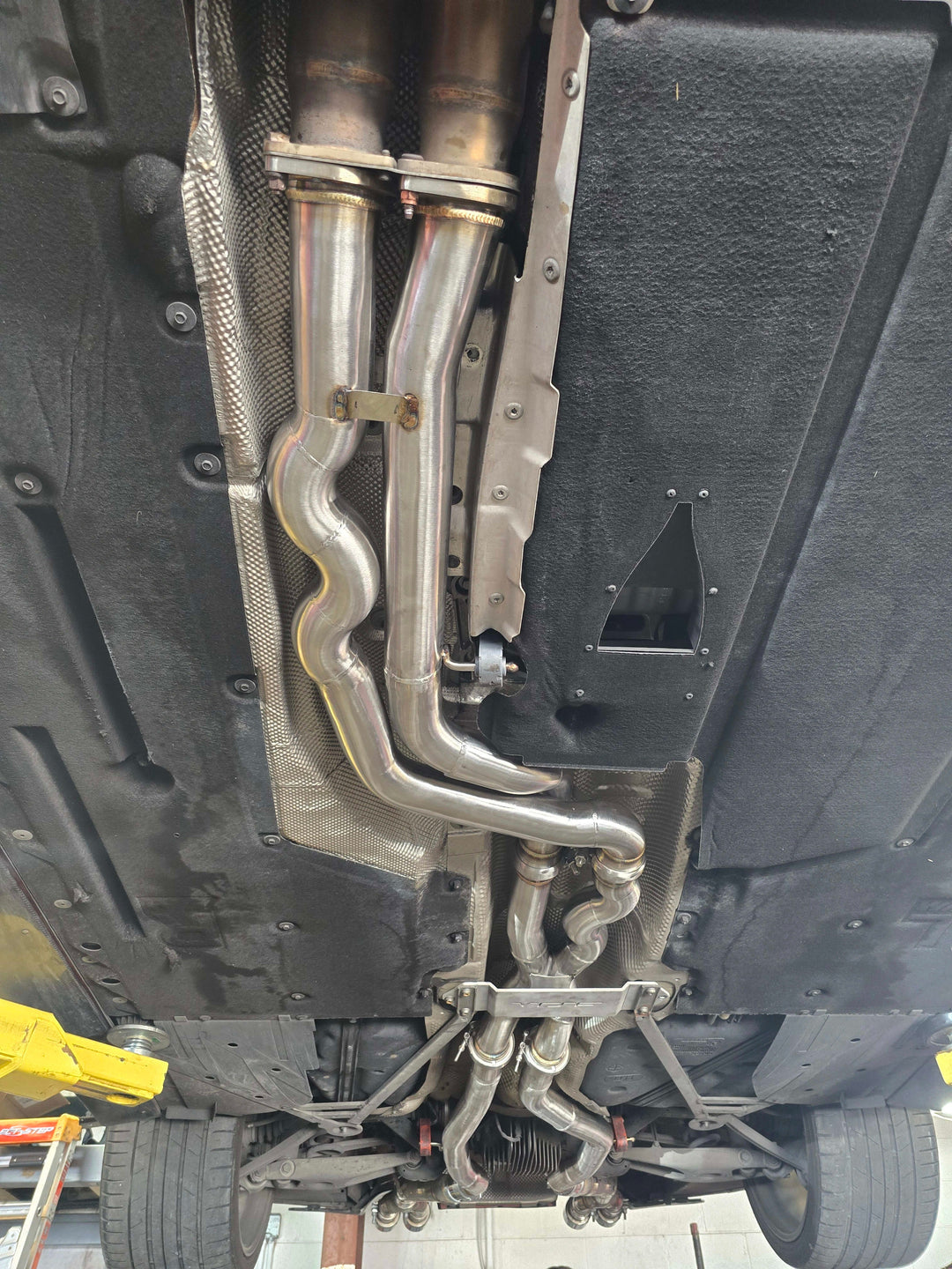 S55 Mid Pipe - BMW M3 M4 F80 F82 F83 S55