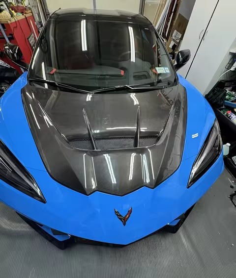Vented Carbon Fiber Hood V3 - Corvette C8