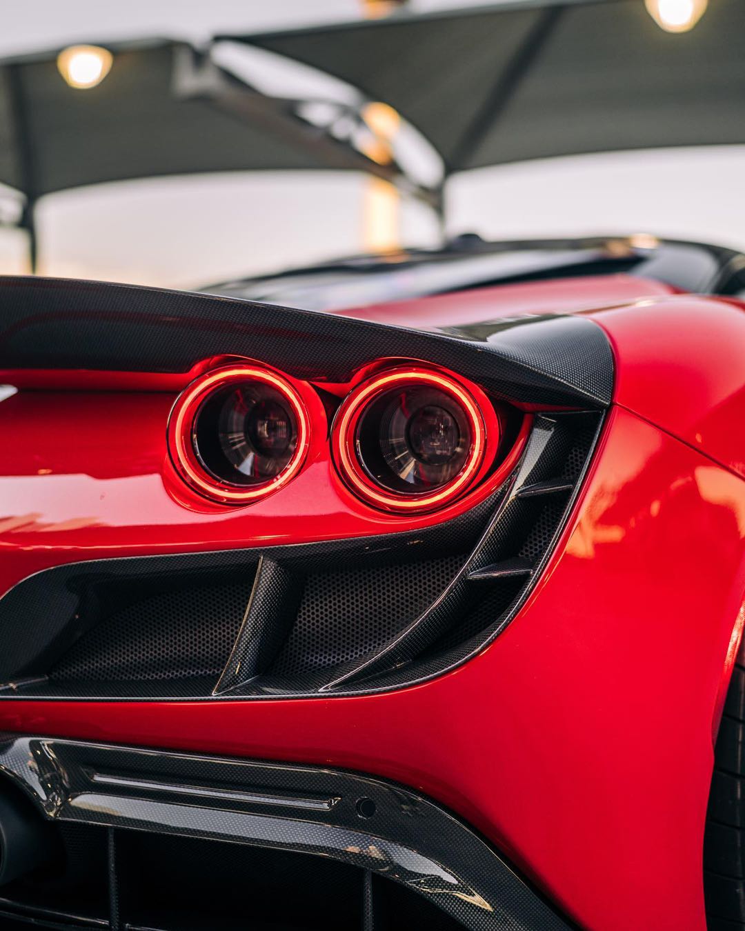 Carbon Fiber R Rear Spoiler - Ferrari F8