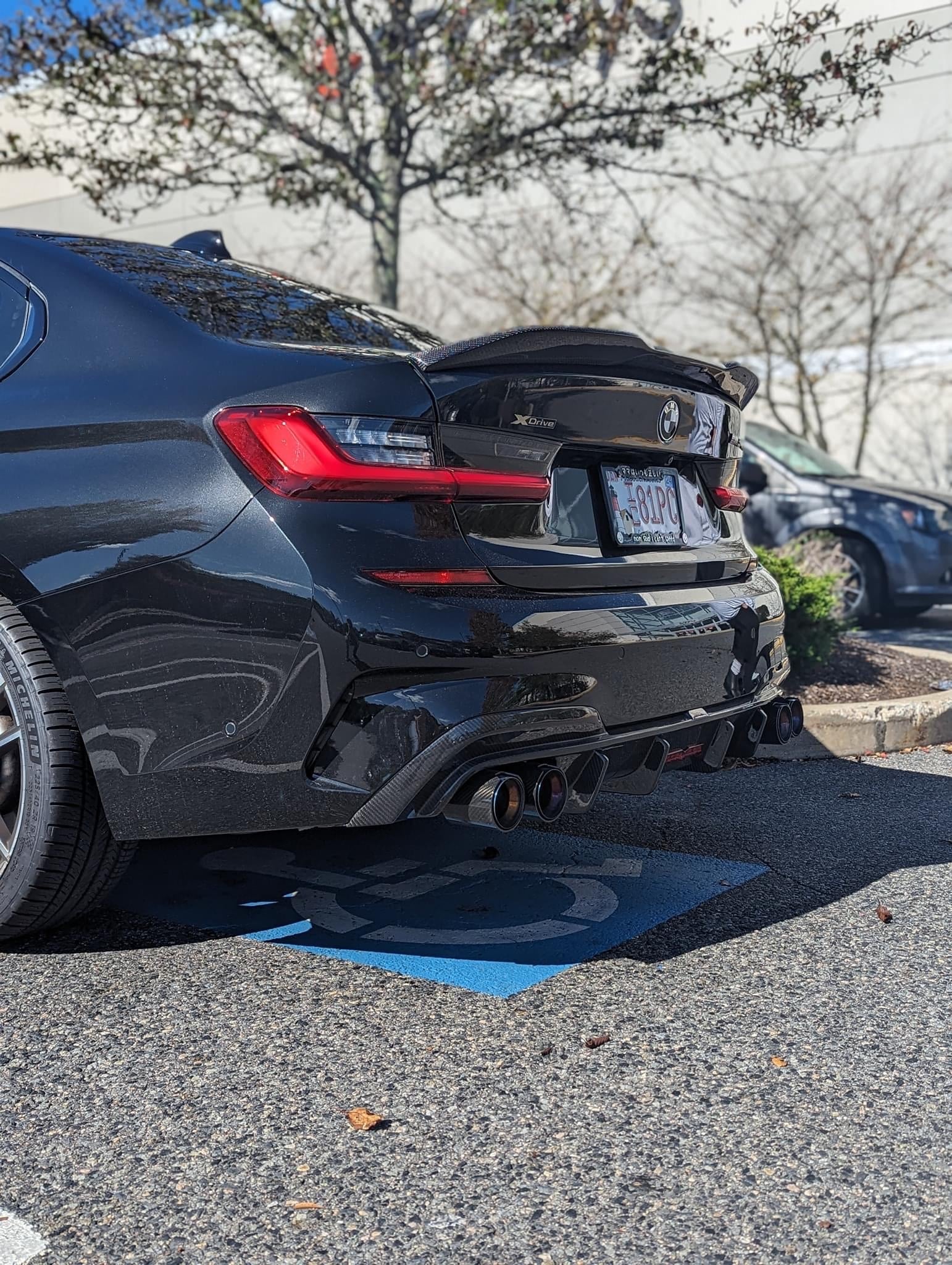Carbon Fiber Rear Diffuser w/LED for BMW G20 / G28 3 Series
