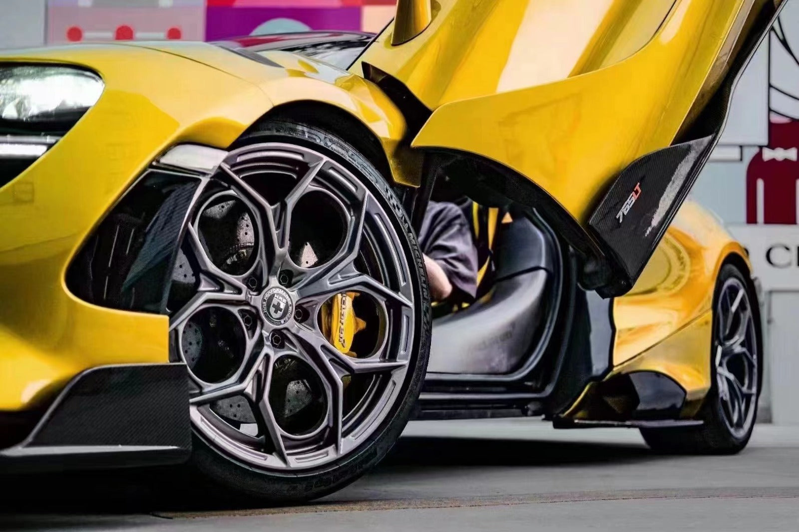 https://www.thecarbonindustries.com › products › 765lt-conversion-full-body-kit-mclaren-720s