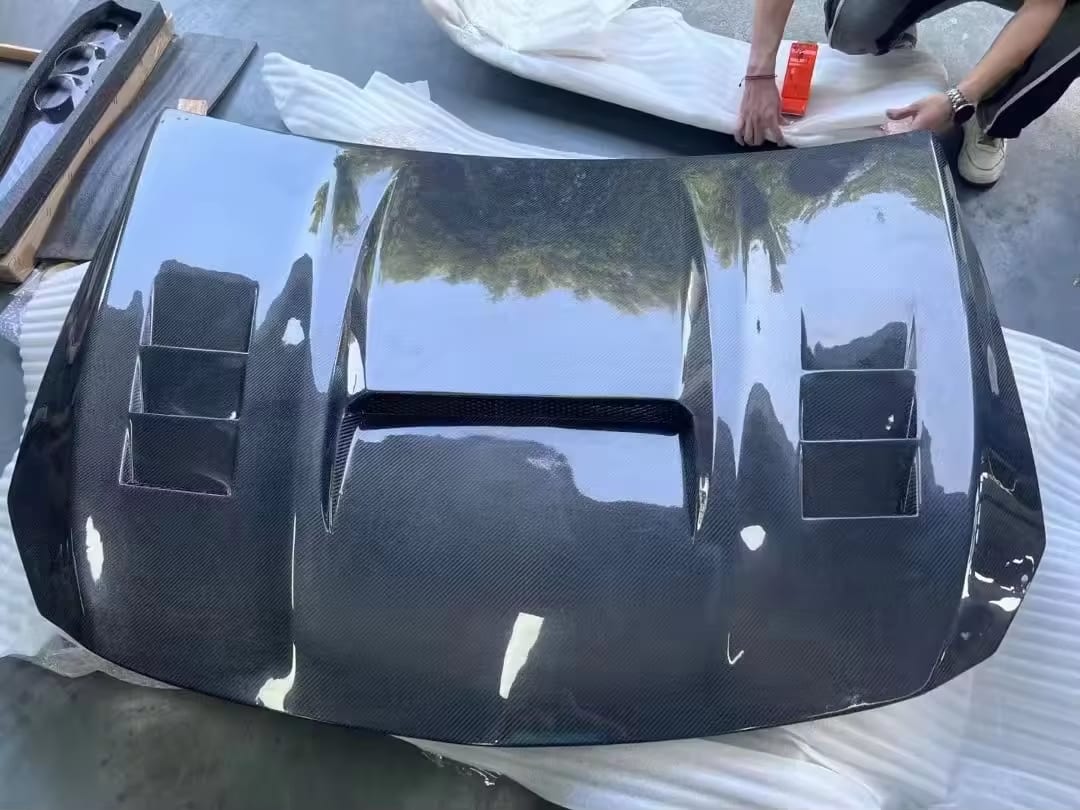 Carbon Fiber Vented engine Hood - Mercedes Benz GLA X156