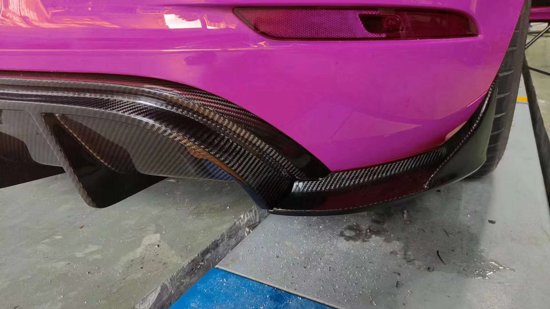 Carbon Fiber Rear Diffuser Gt4 Style - Porsche 718 Cayman Boxster