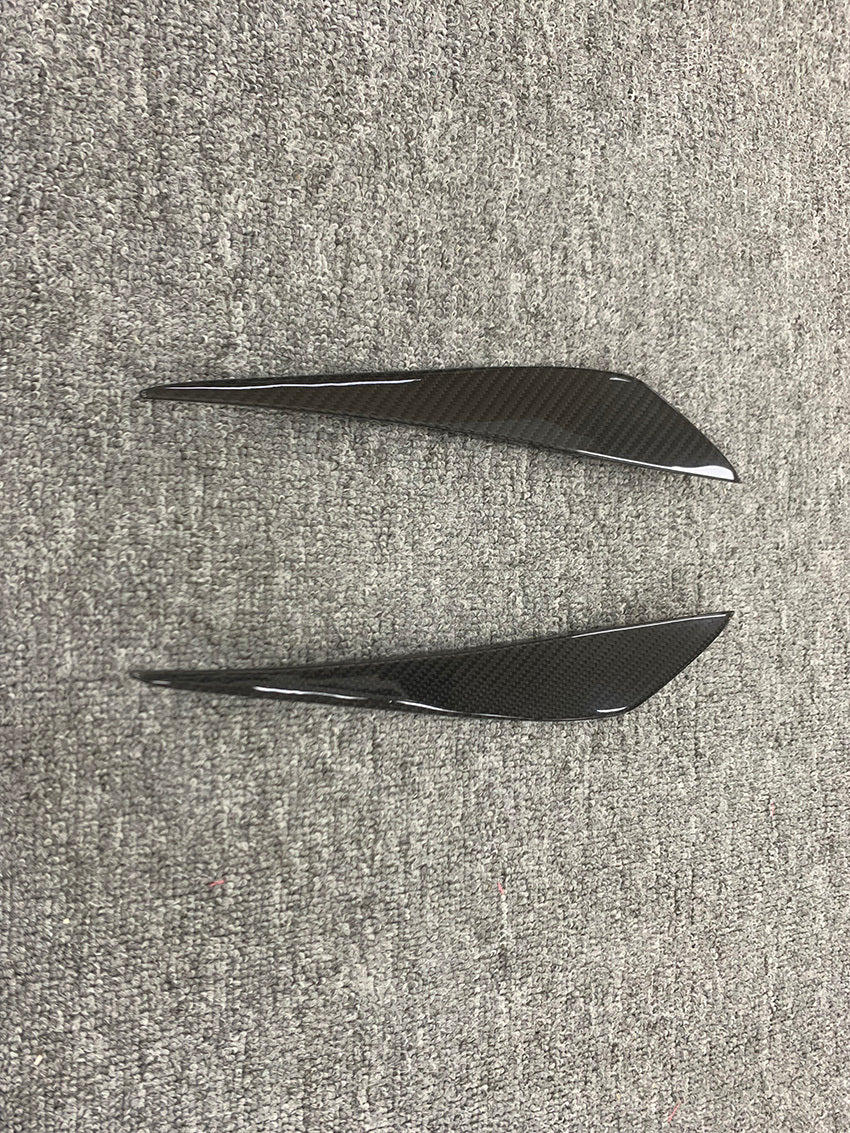 Dry Carbon Fiber Front Bumper Canards - Mclaren 720S