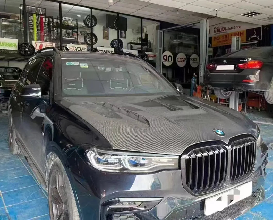 Carbon Fiber Vented Hood - BMW X7 G07