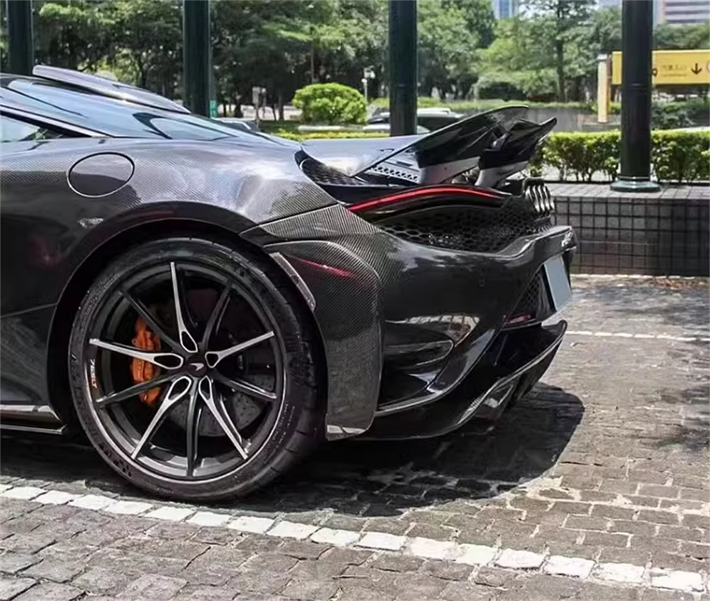 765LT Conversion Full Carbon Fiber Body Kit - McLaren 720s