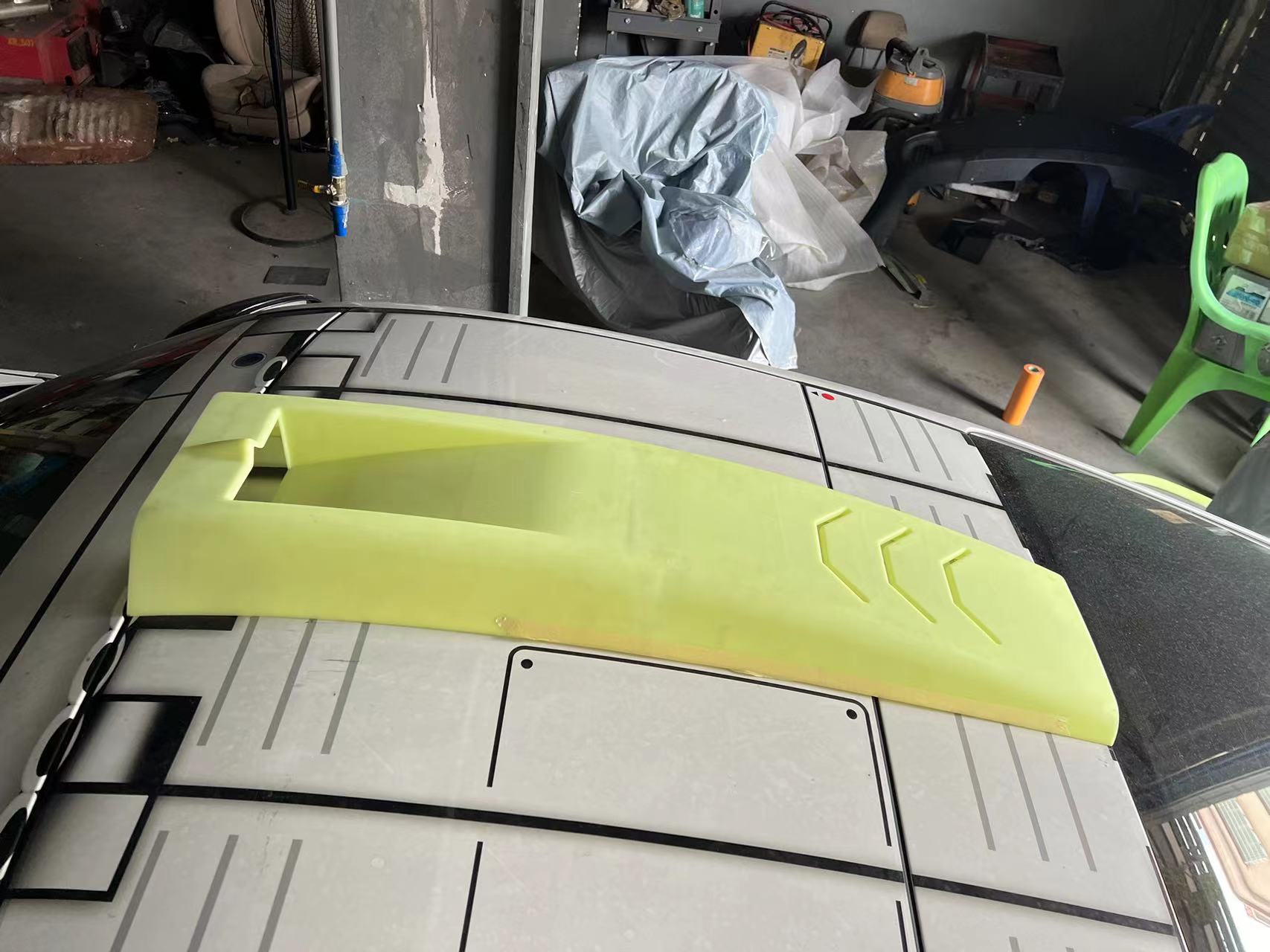 Carbon Fiber Roof Vent - Porsche 911 992