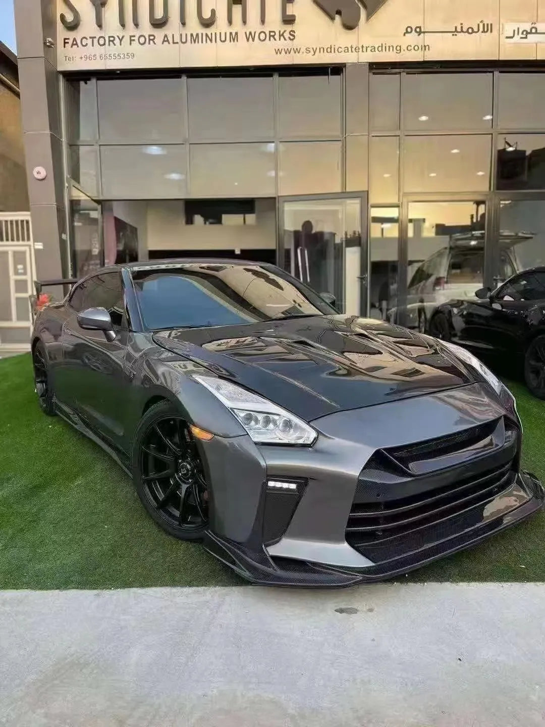 TS Style Carbon Fiber Front Bumper w/ lip - Nissan GTR R35