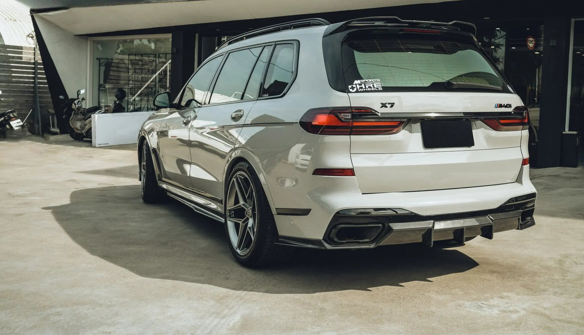 Carbon Fiber FD Style Rear diffuser - BMW X7 G07