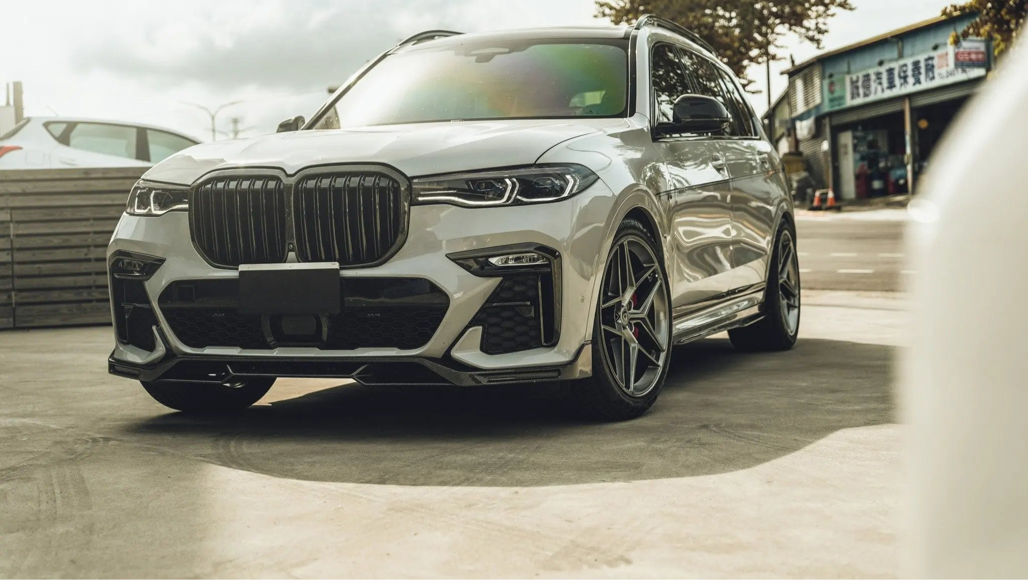 Carbon Fiber Front Lip - BMW G07 X7
