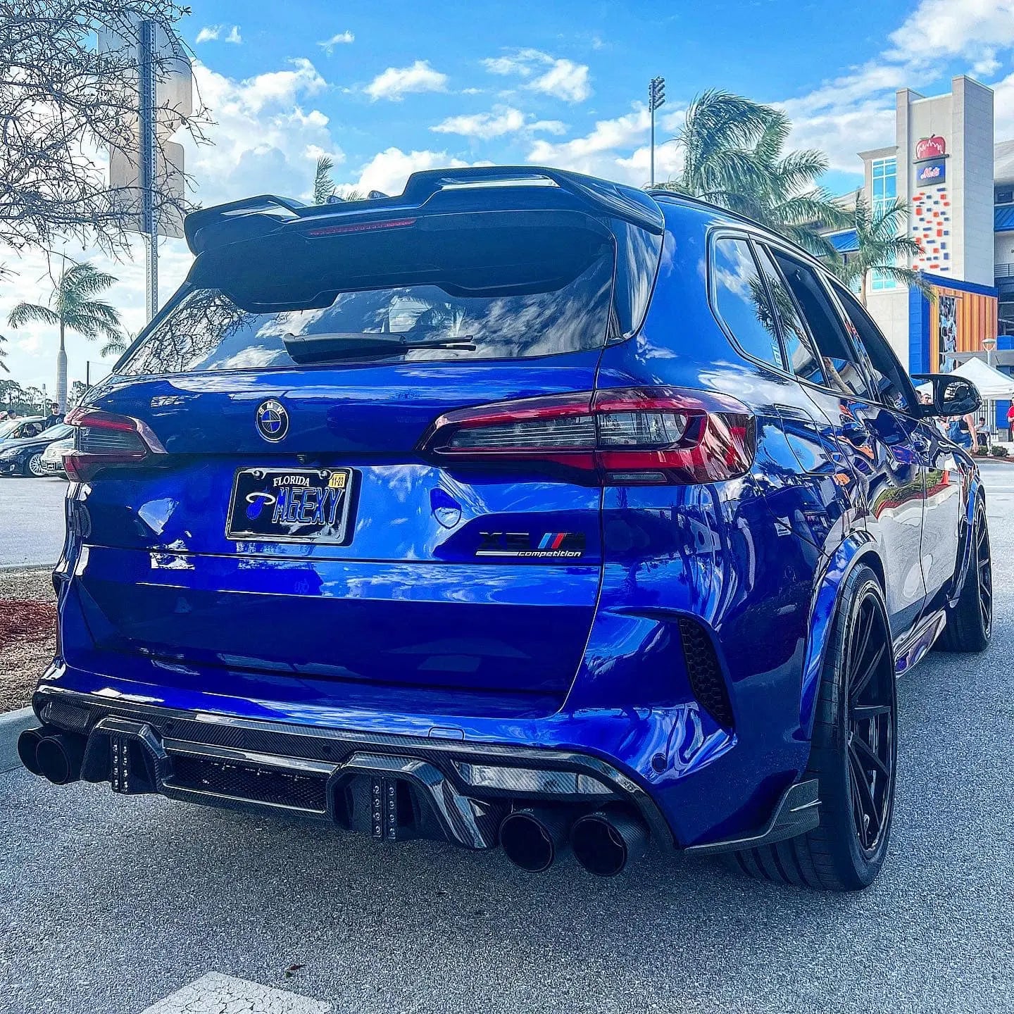 Prepreg Carbon Fiber Rear diffuser w/ LED - BMW X5M X6M
